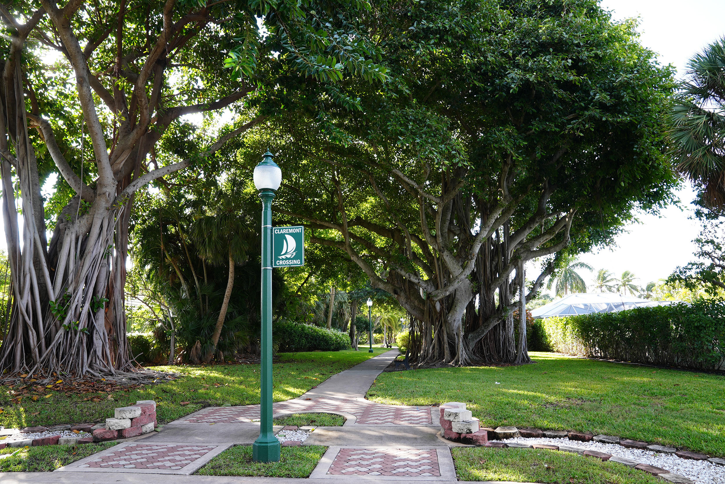 182 Lake #5202, Palm Beach Shores FL 33404