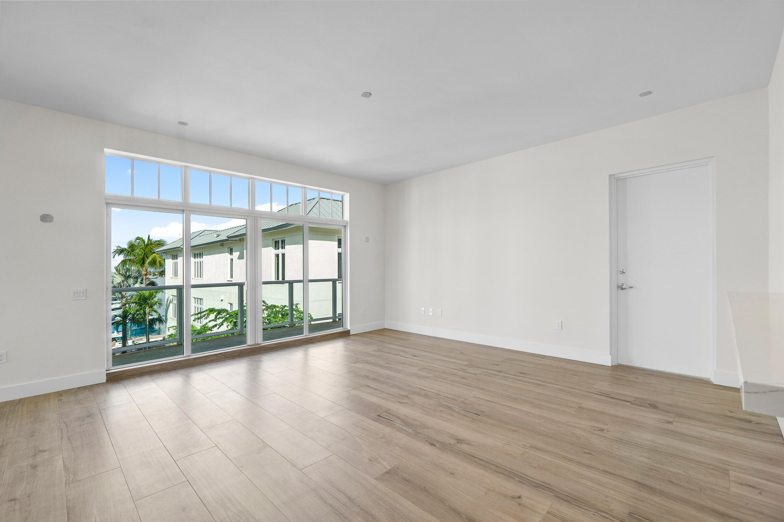 182 Lake #5202, Palm Beach Shores FL 33404