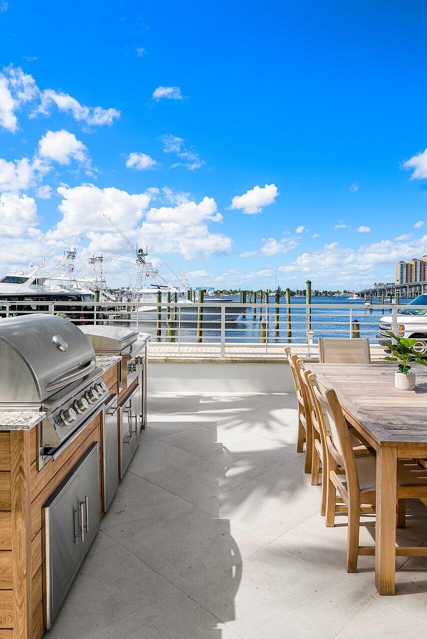 182 Lake #5202, Palm Beach Shores FL 33404