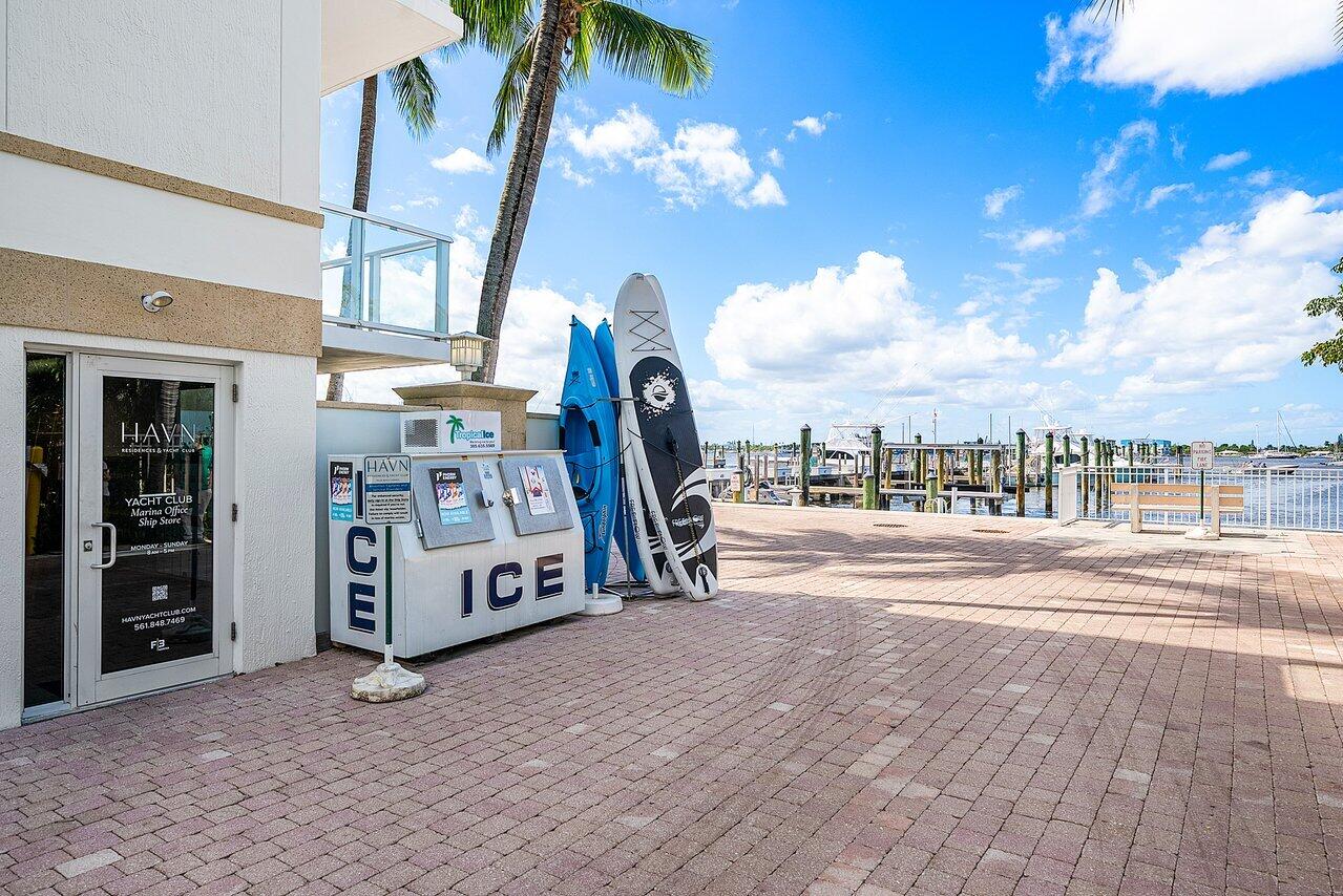 182 Lake #5202, Palm Beach Shores FL 33404