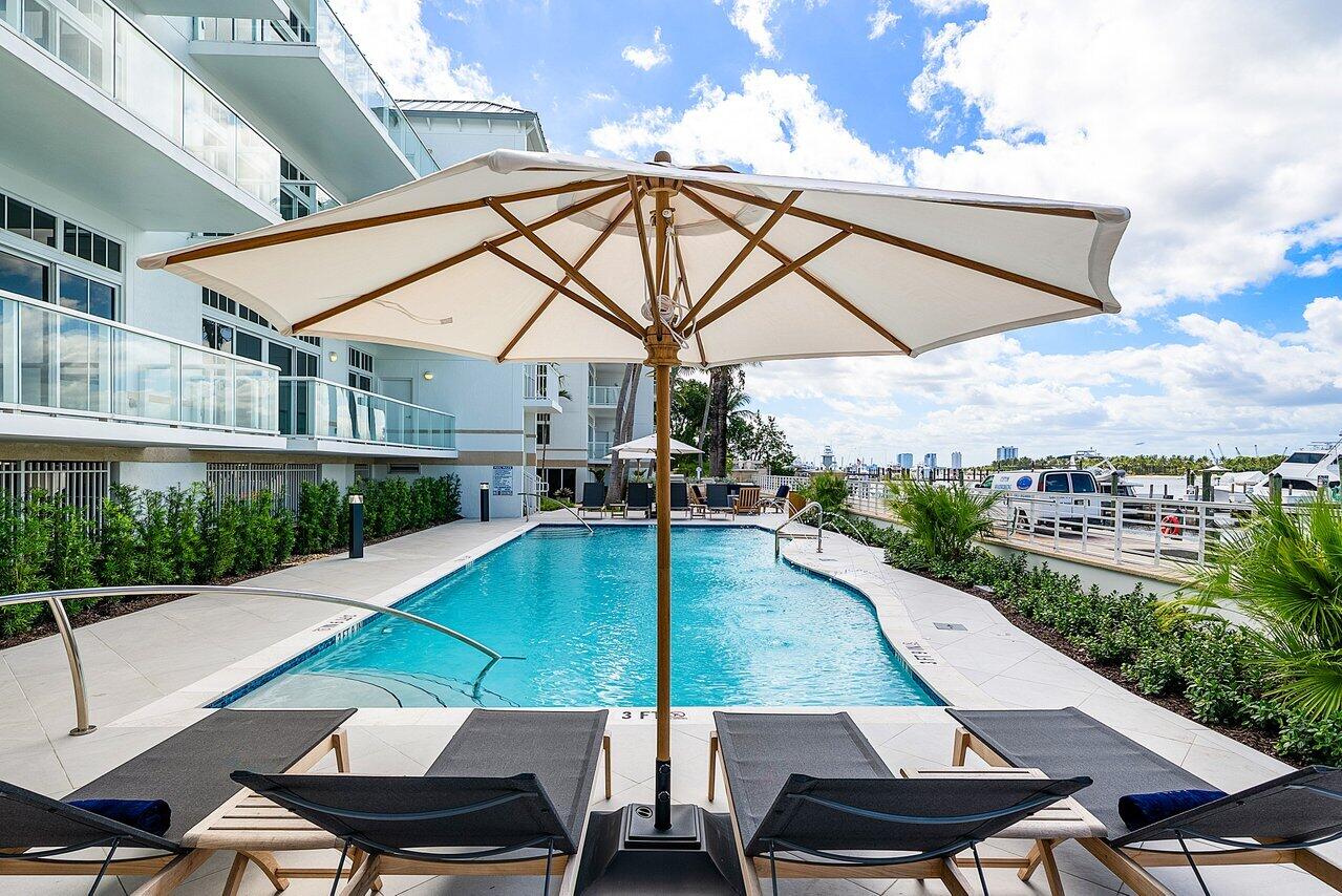 182 Lake #5-101, Palm Beach Shores FL 33404