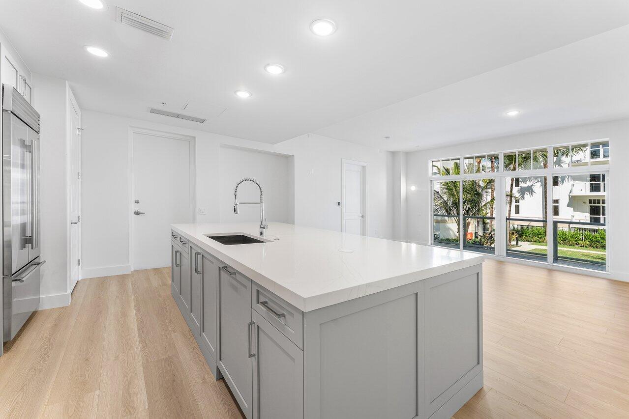 182 Lake #5-101, Palm Beach Shores FL 33404