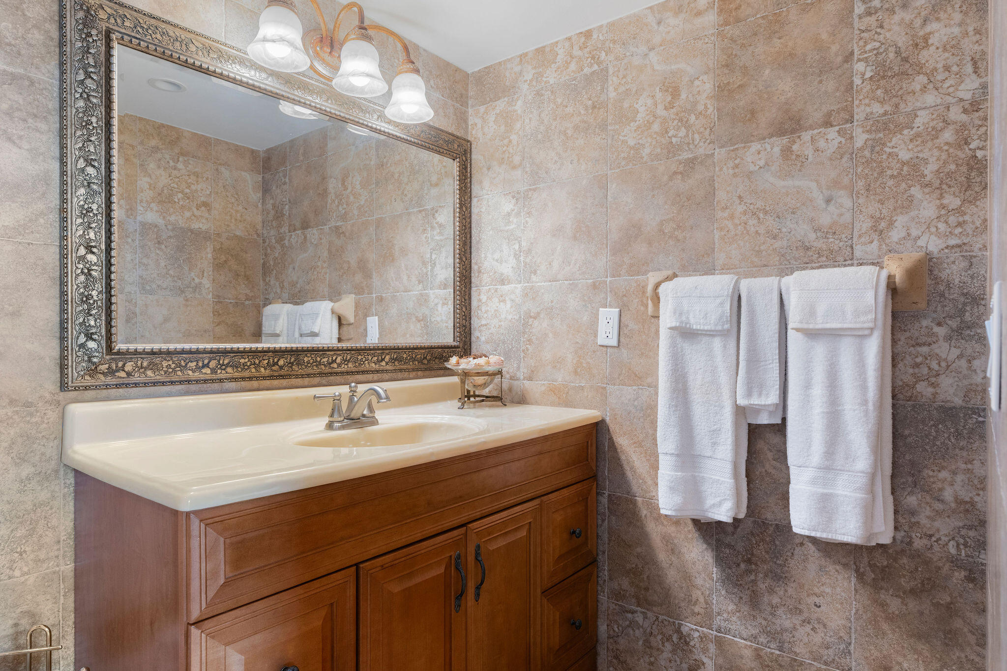 1160 Hillsboro Mile #904, Hillsboro Beach FL 33062
