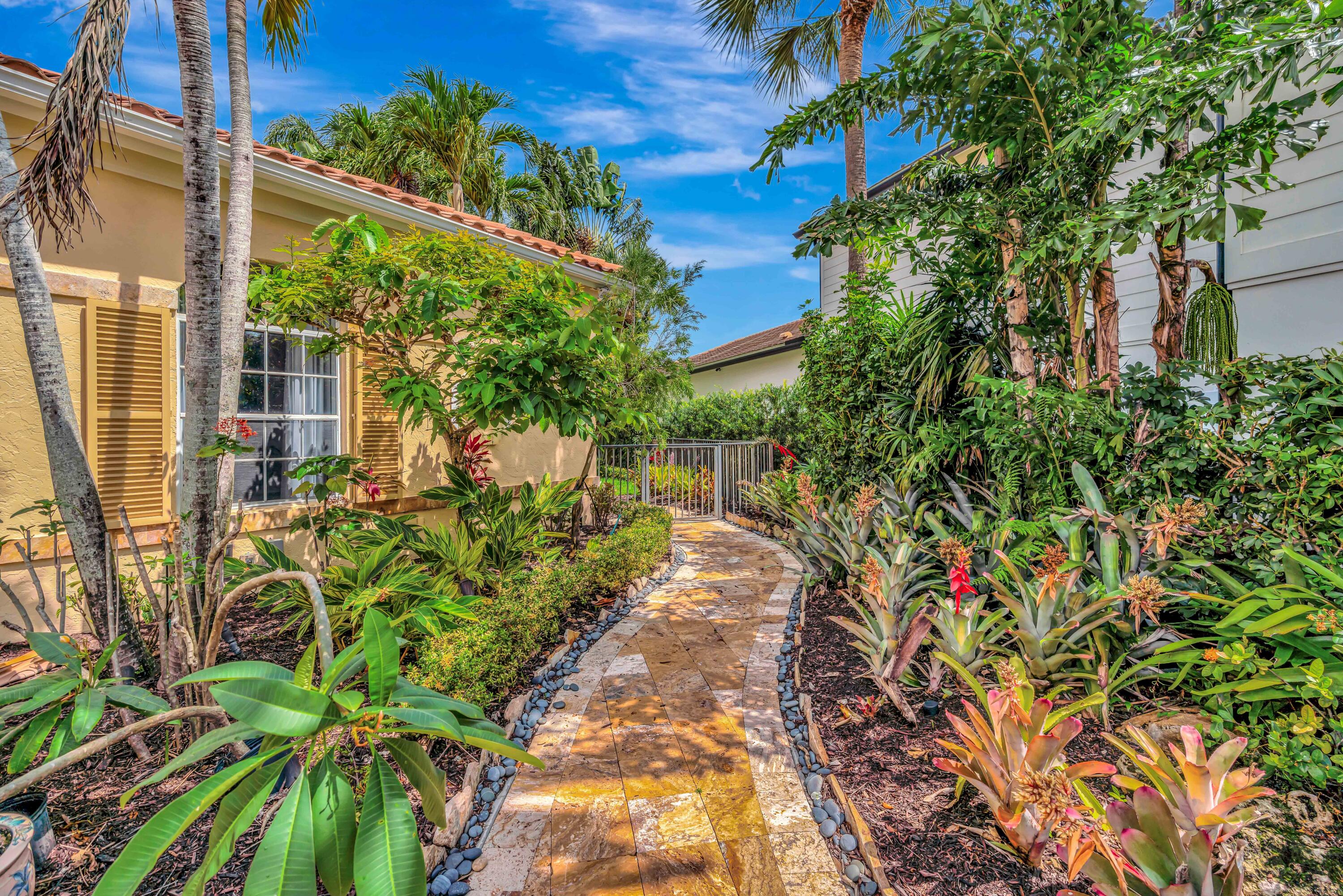 186 Golf Village, Jupiter FL 33458