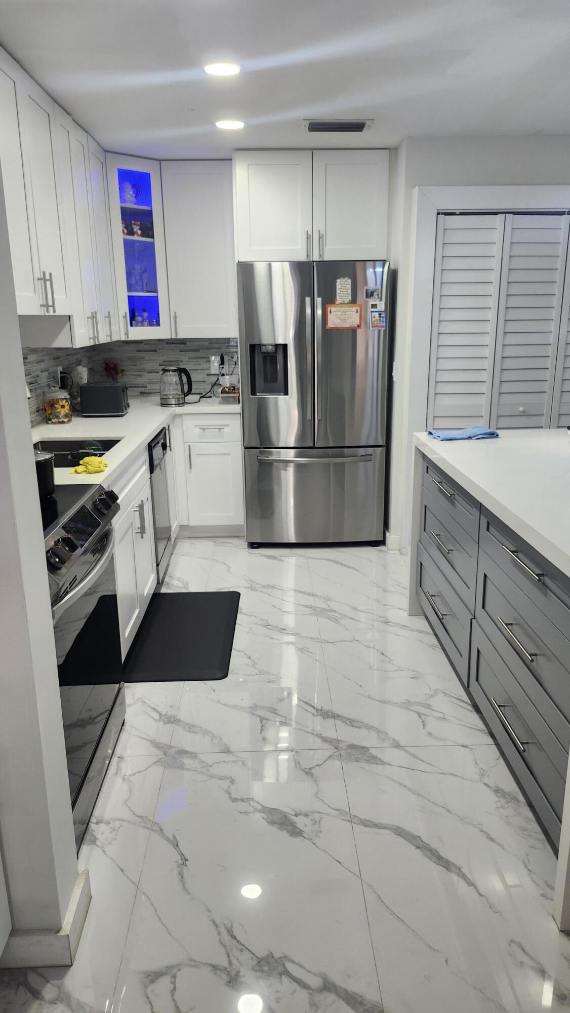 532 Briarwood #2-48, Hollywood FL 33024