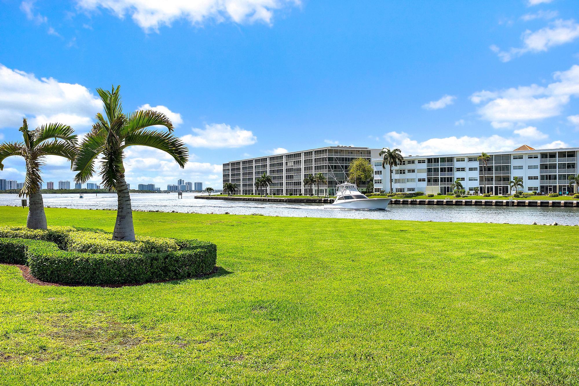 123 Lakeshore #445, North Palm Beach FL 33408