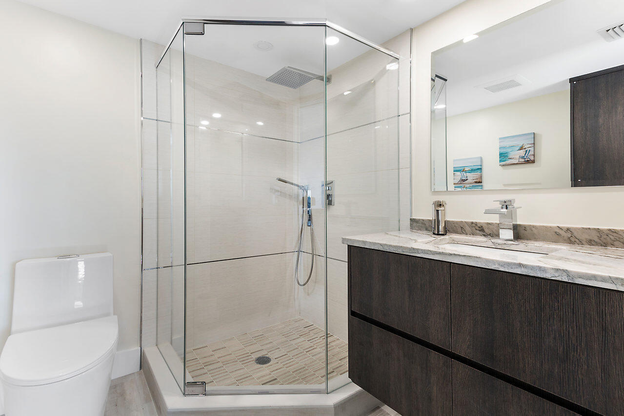 1160 Hillsboro Mile #305, Hillsboro Beach FL 33062