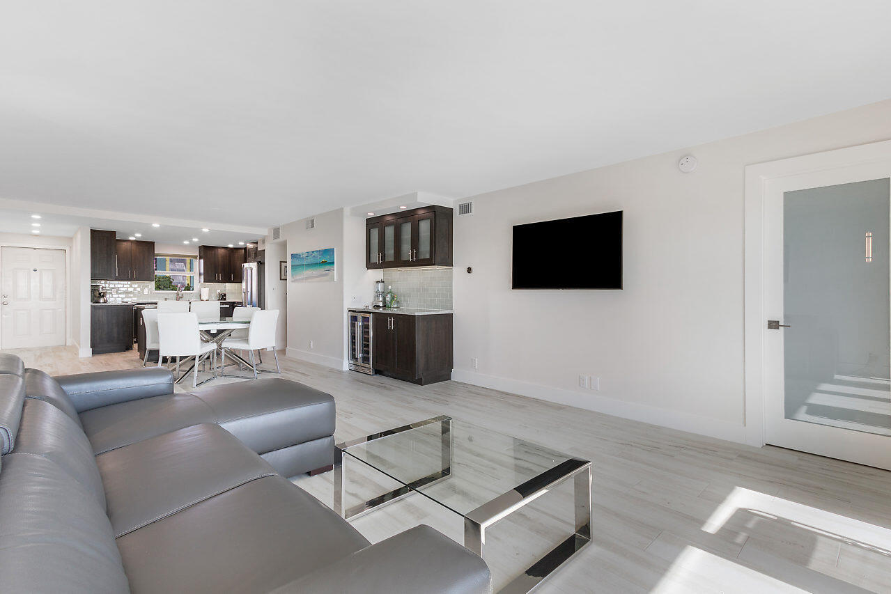 1160 Hillsboro Mile #305, Hillsboro Beach FL 33062