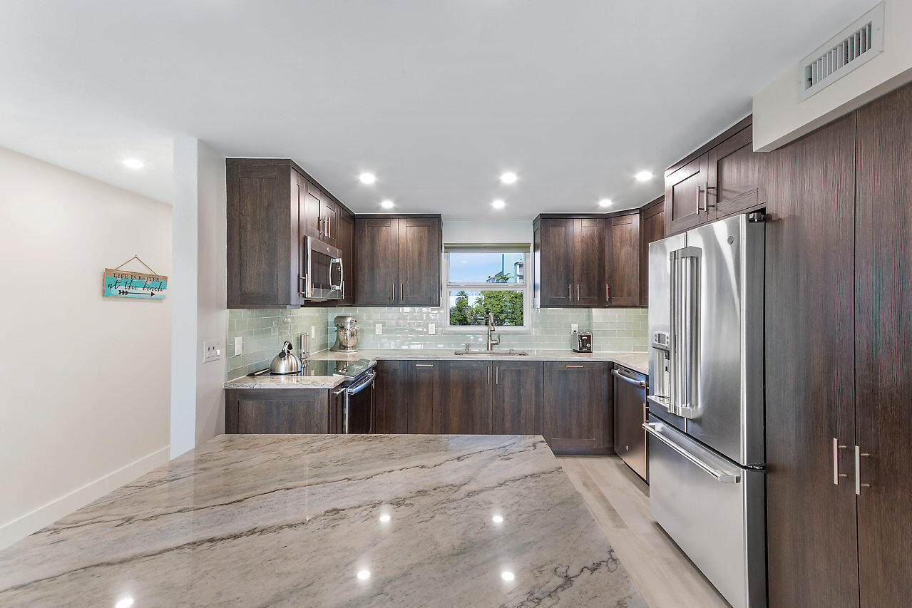1160 Hillsboro Mile #305, Hillsboro Beach FL 33062