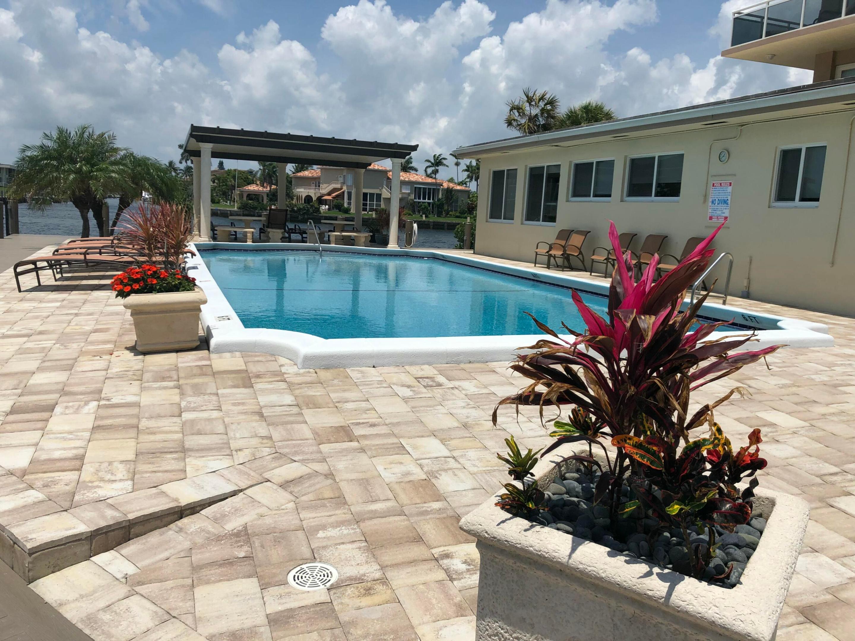 1160 Hillsboro Mile #305, Hillsboro Beach FL 33062