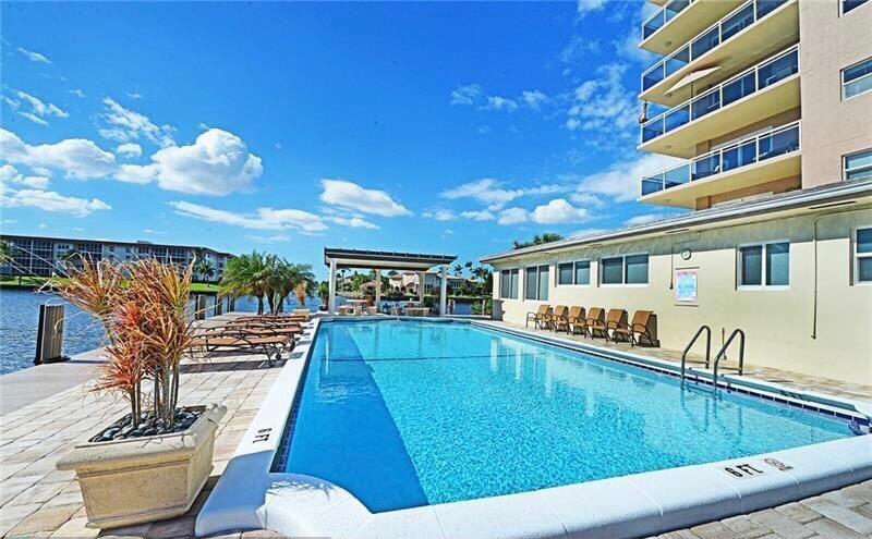 1160 Hillsboro Mile #305, Hillsboro Beach FL 33062