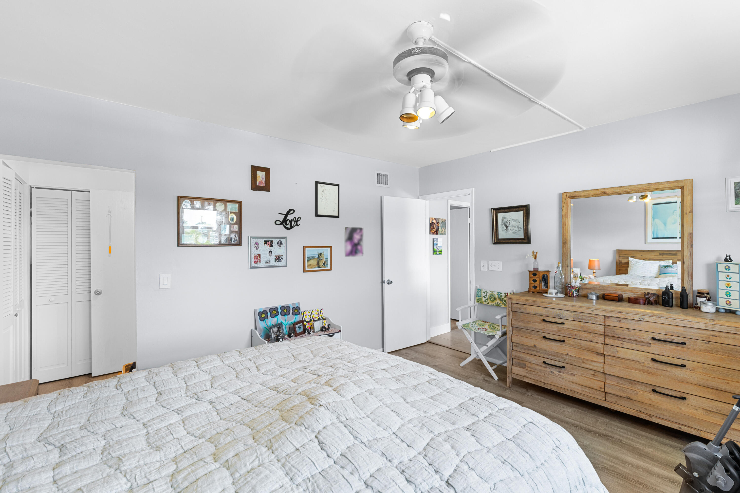 1212 SE 2nd #303, Fort Lauderdale FL 33301
