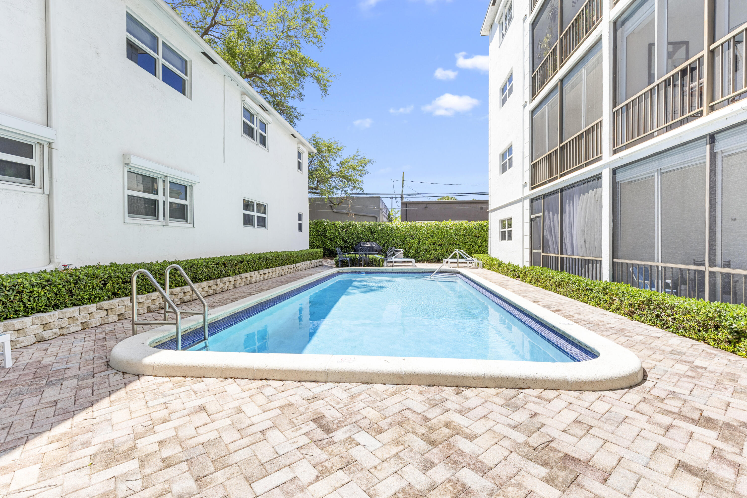 1212 SE 2nd #303, Fort Lauderdale FL 33301