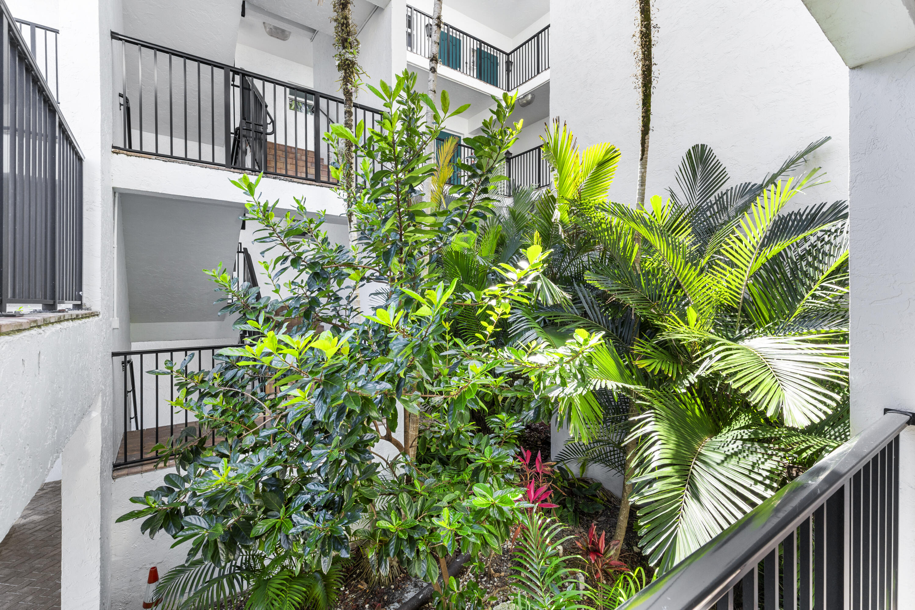 1212 SE 2nd #303, Fort Lauderdale FL 33301