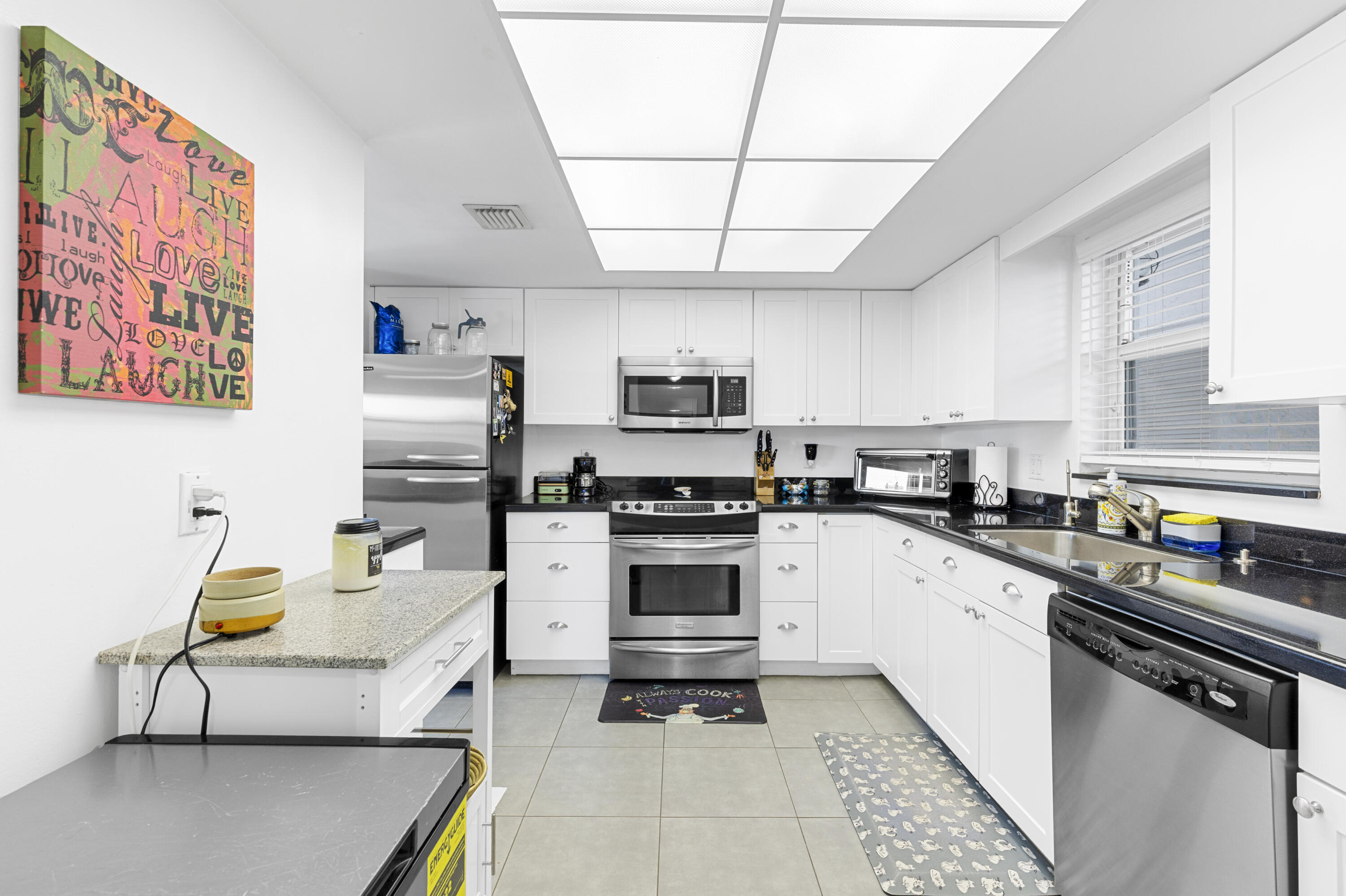 1212 SE 2nd #303, Fort Lauderdale FL 33301