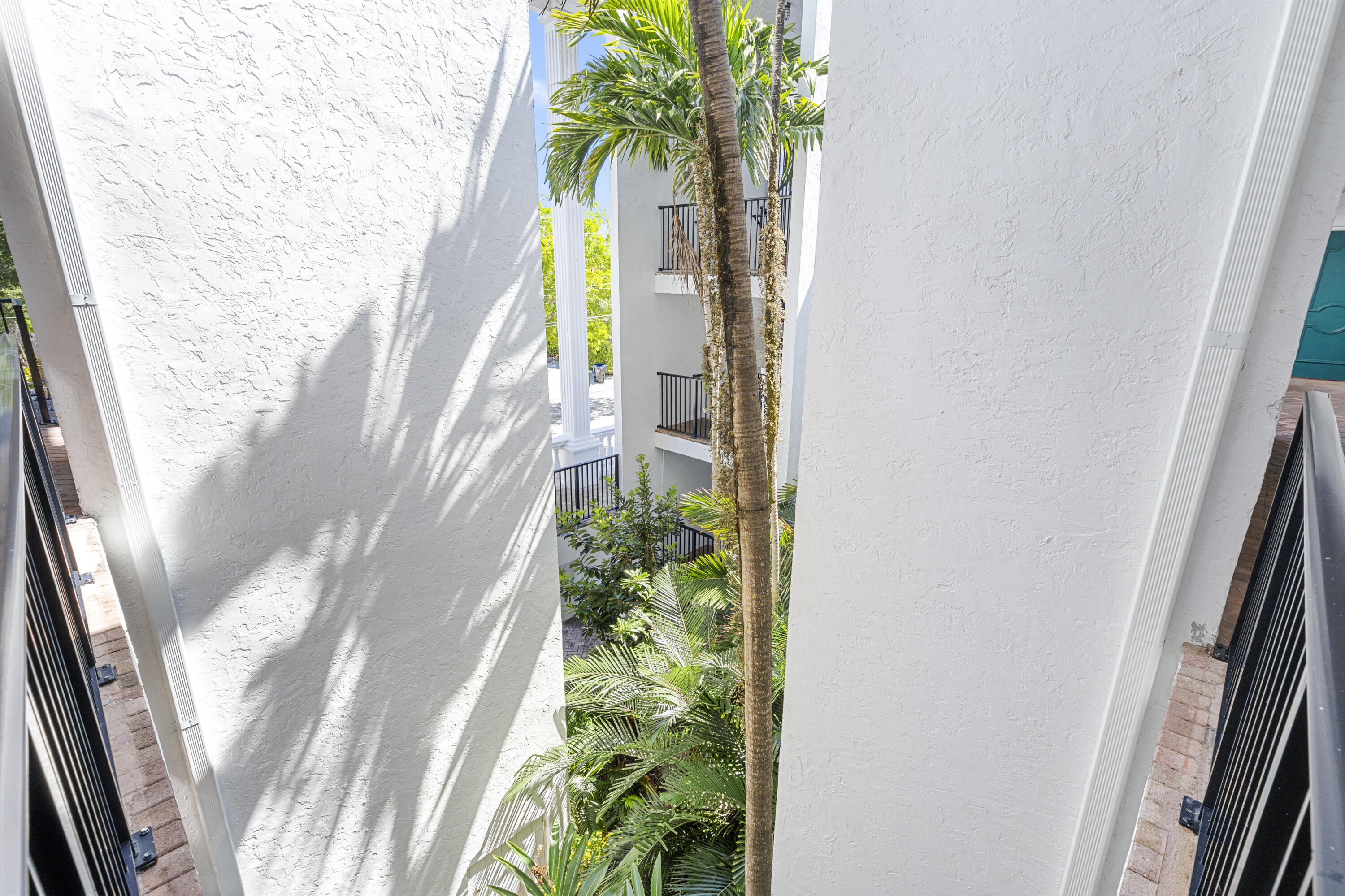 1212 SE 2nd #303, Fort Lauderdale FL 33301