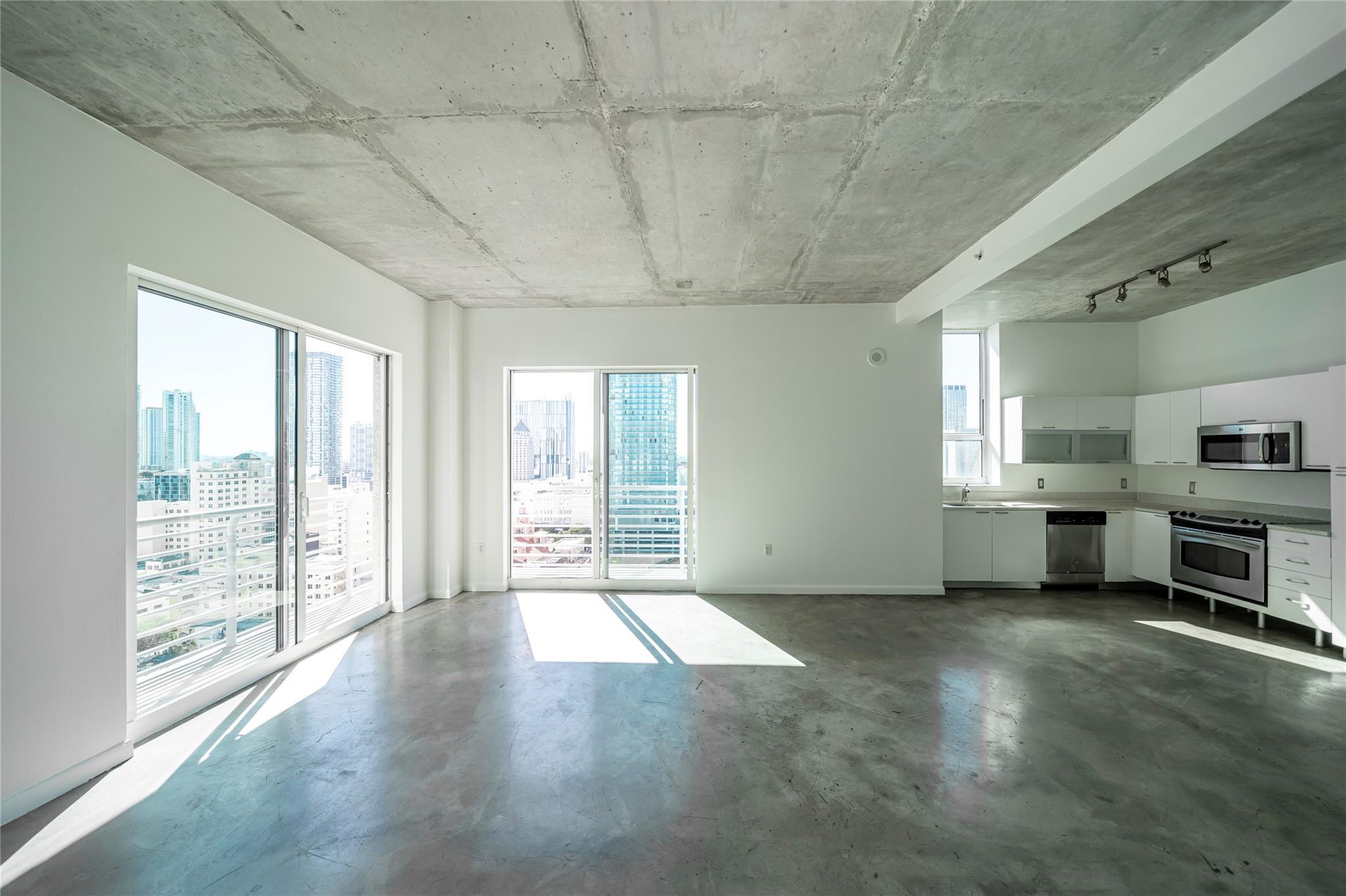 234 NE 3rd #2007, Miami FL 33132