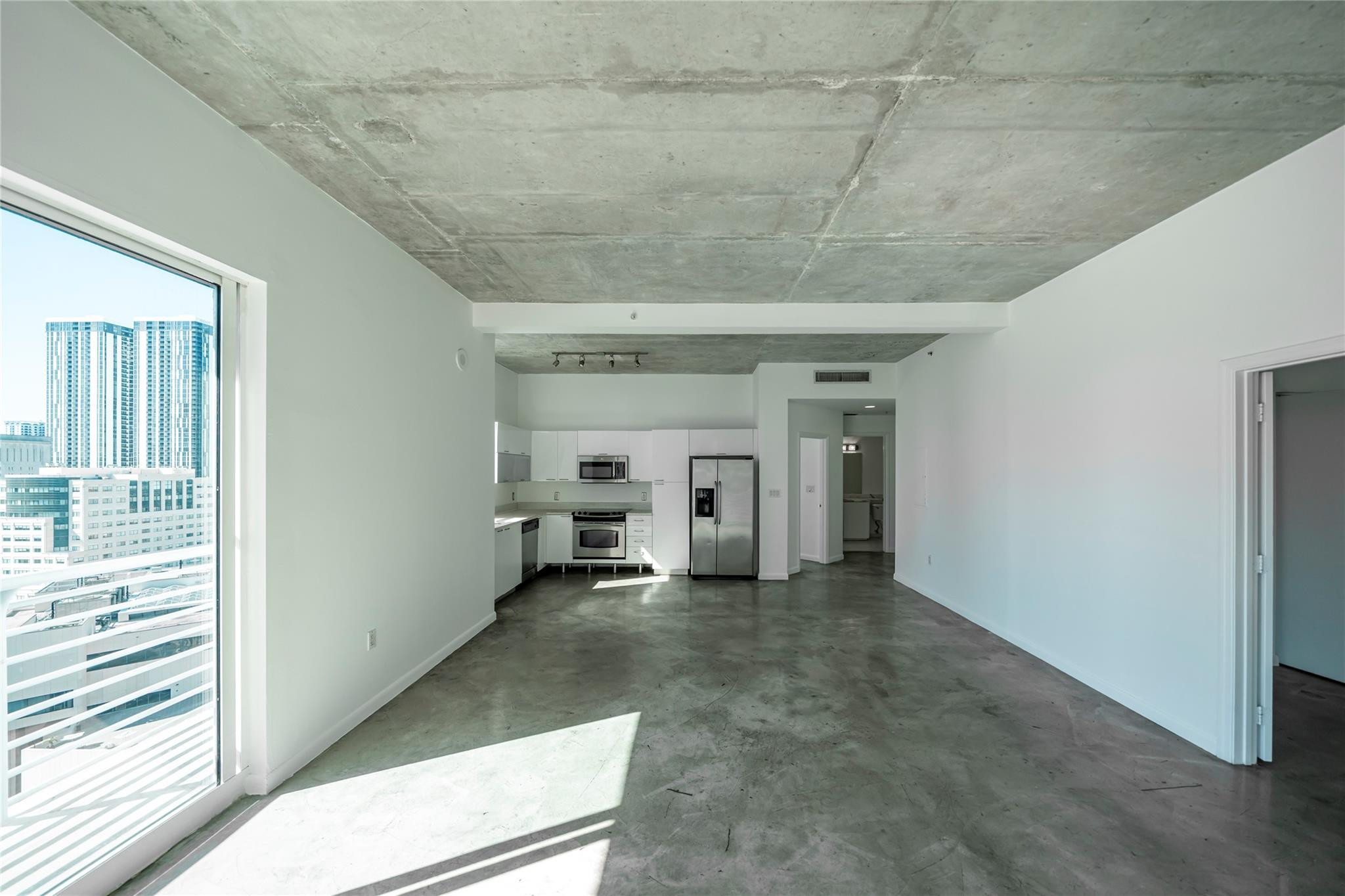 234 NE 3rd #2007, Miami FL 33132