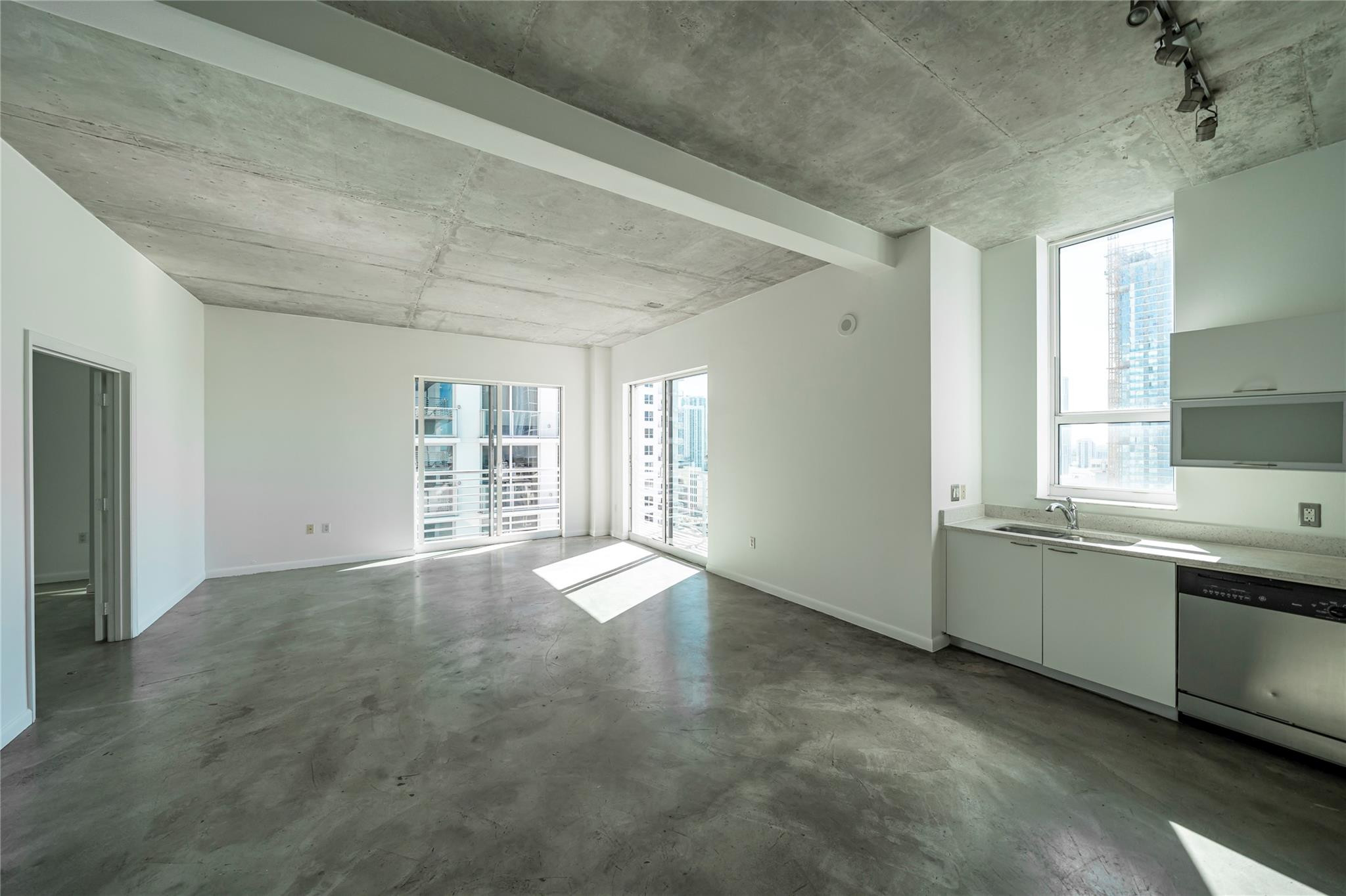 234 NE 3rd #2007, Miami FL 33132