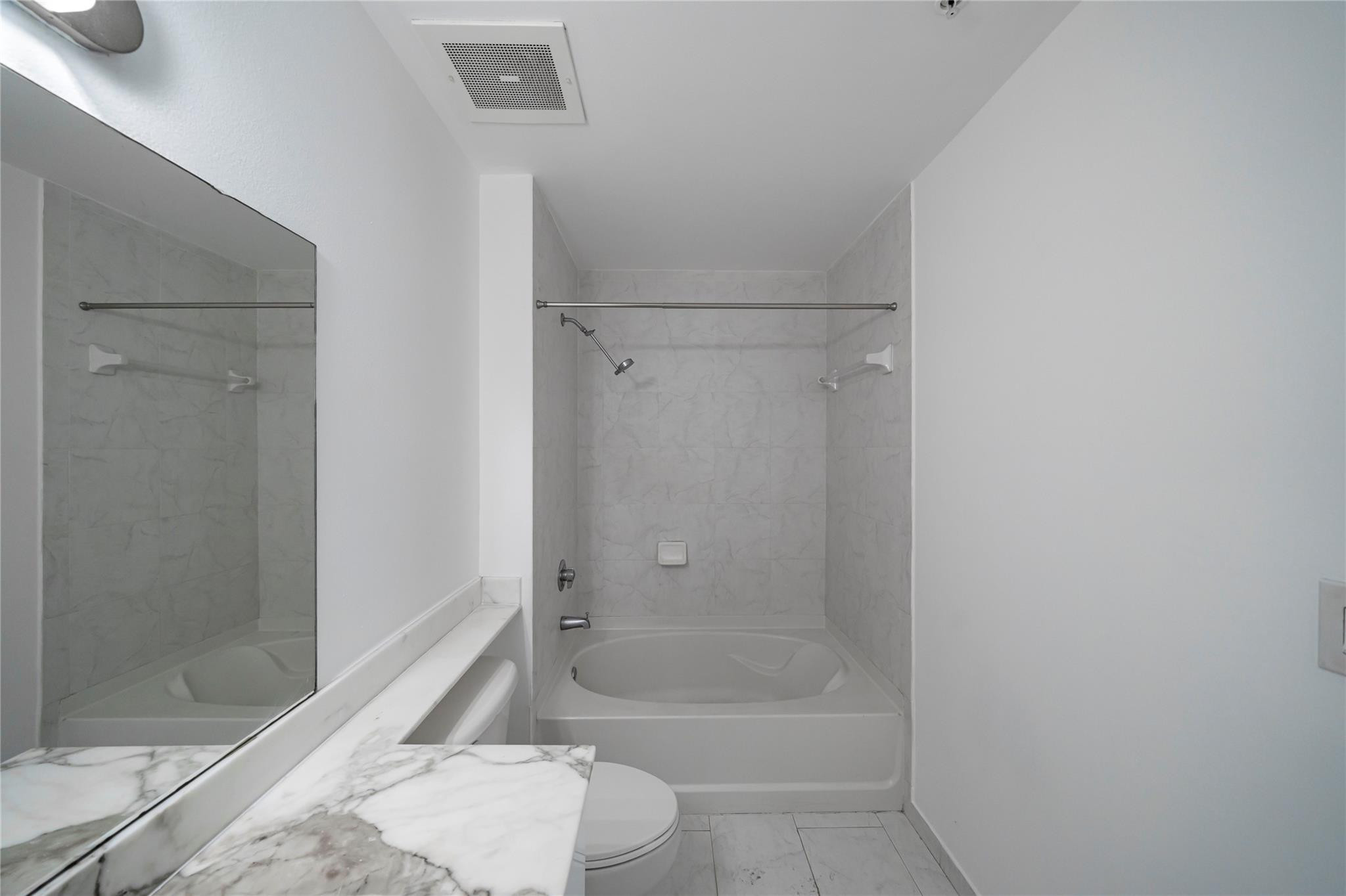 234 NE 3rd #2007, Miami FL 33132