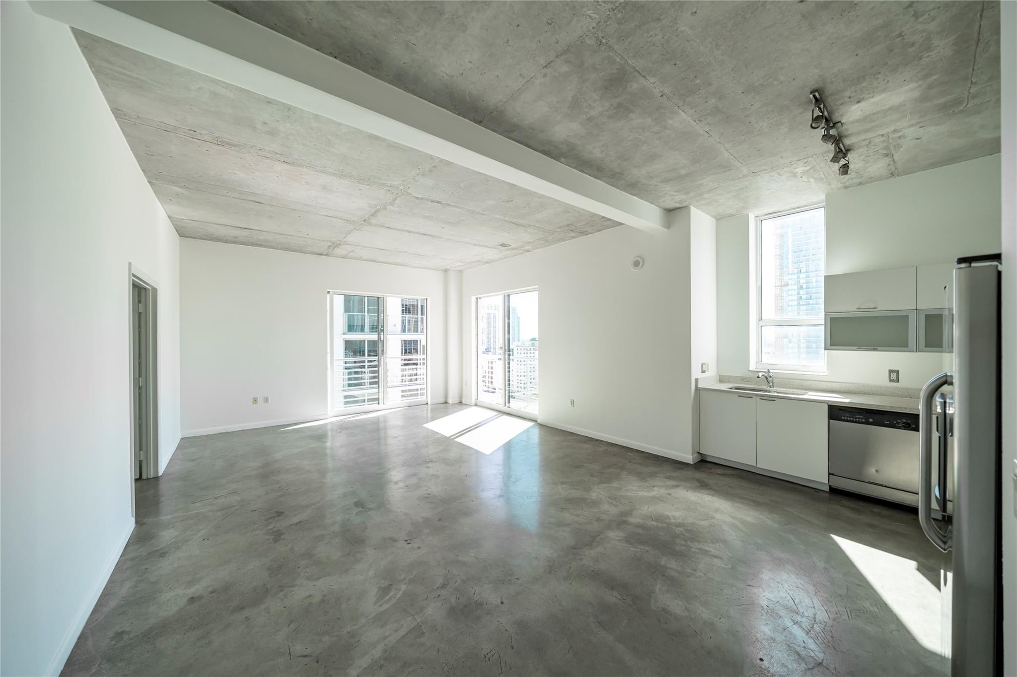 234 NE 3rd #2007, Miami FL 33132