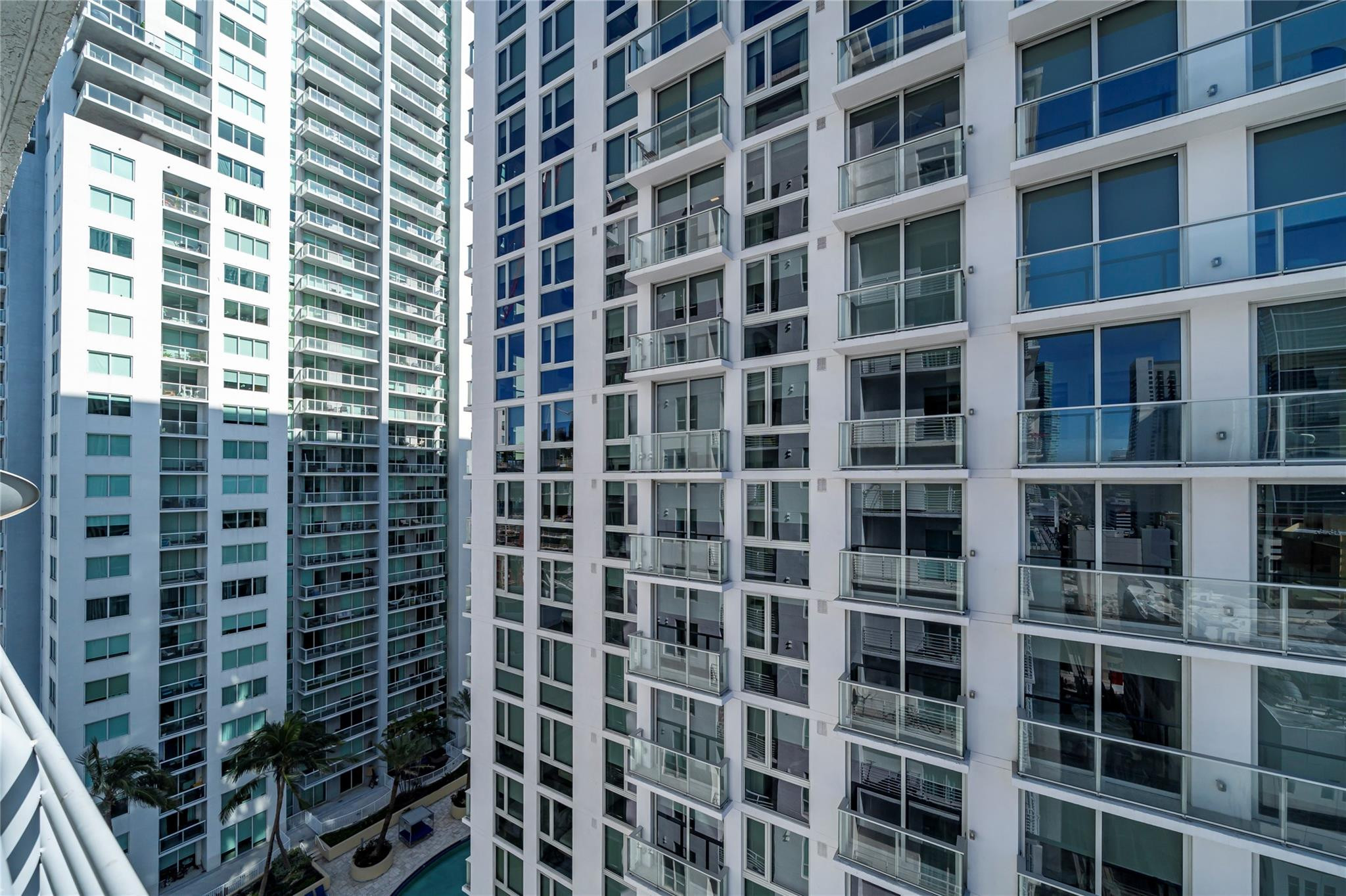 234 NE 3rd #2007, Miami FL 33132