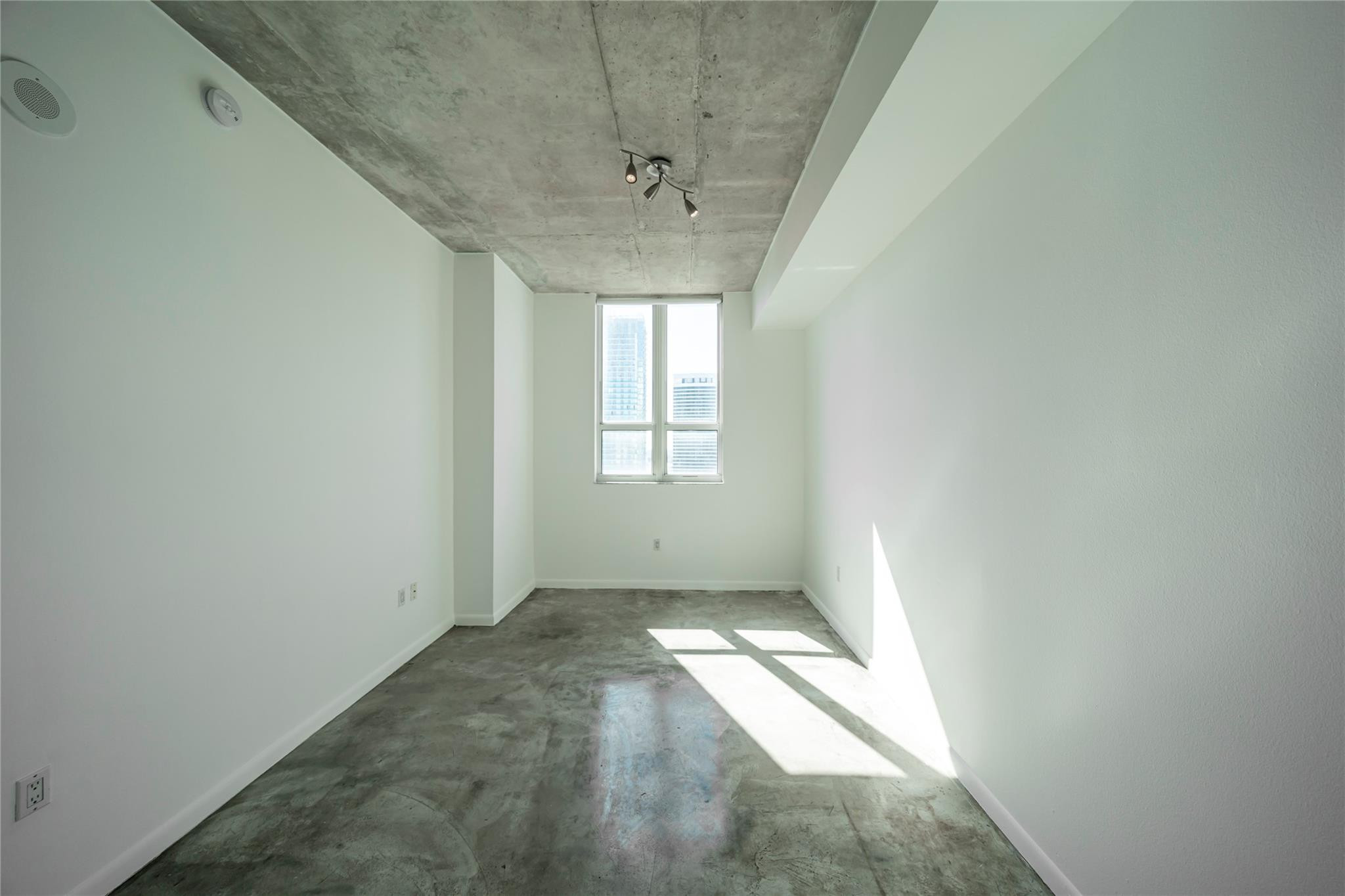 234 NE 3rd #2007, Miami FL 33132