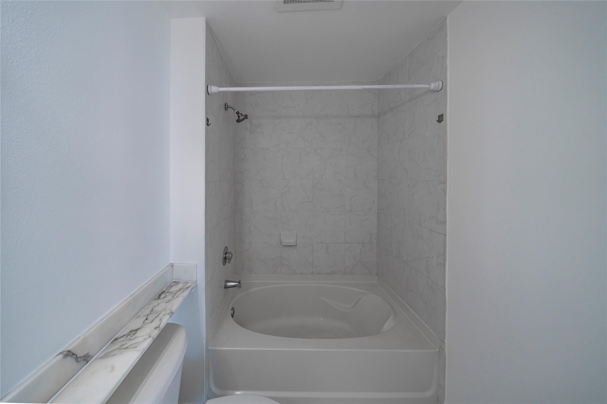 234 NE 3rd #2007, Miami FL 33132