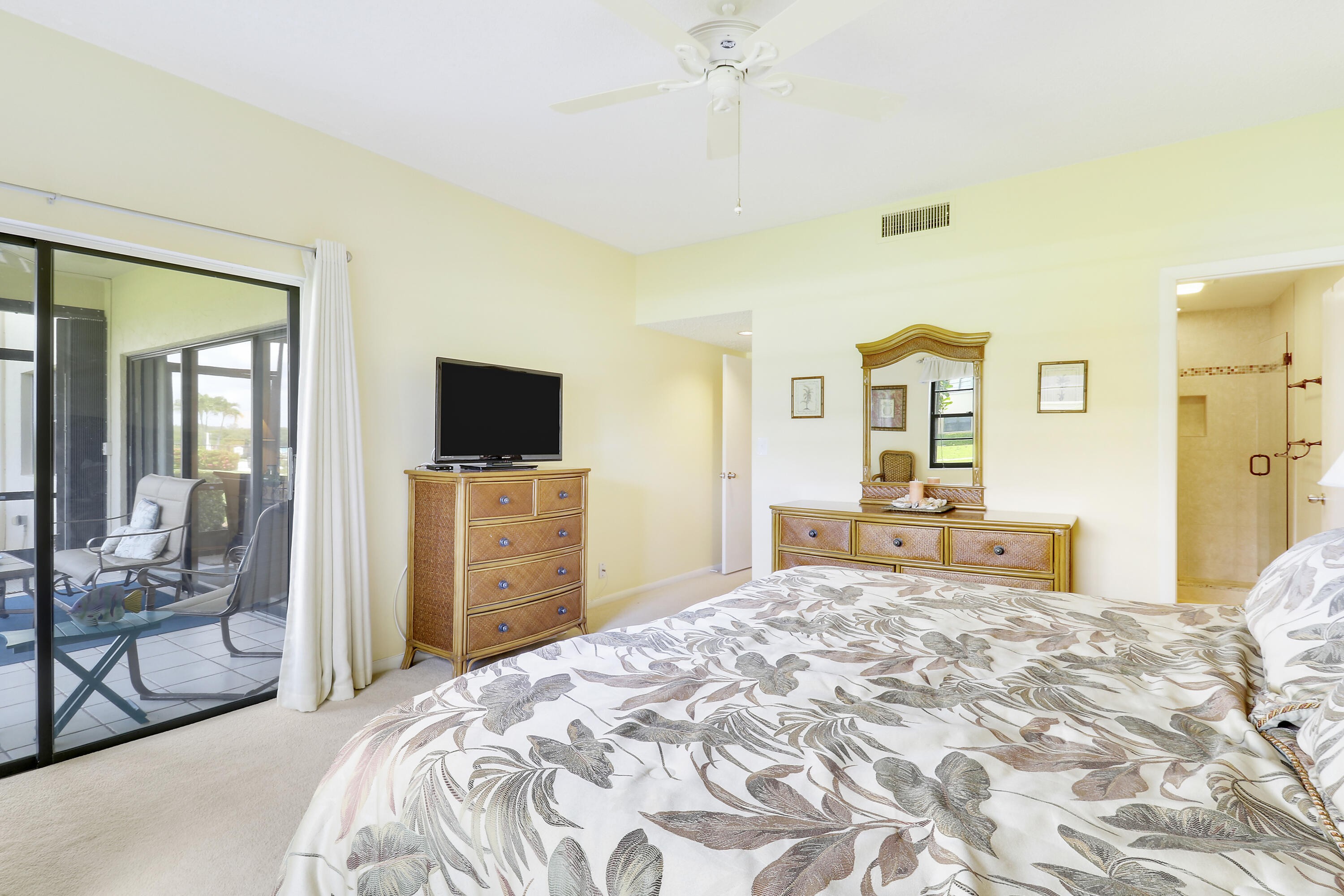 275 S Beach, Tequesta FL 33469