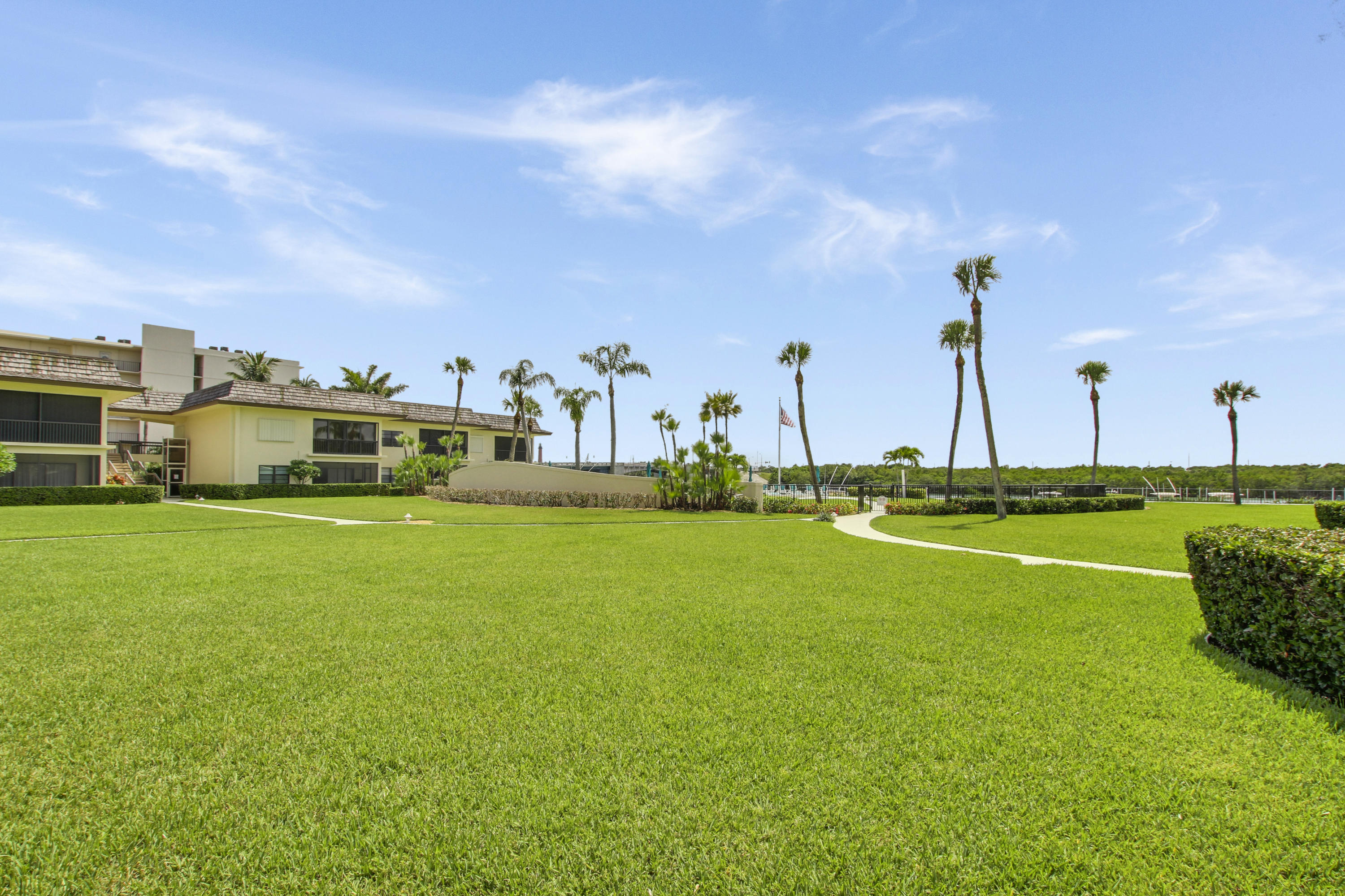 275 S Beach, Tequesta FL 33469