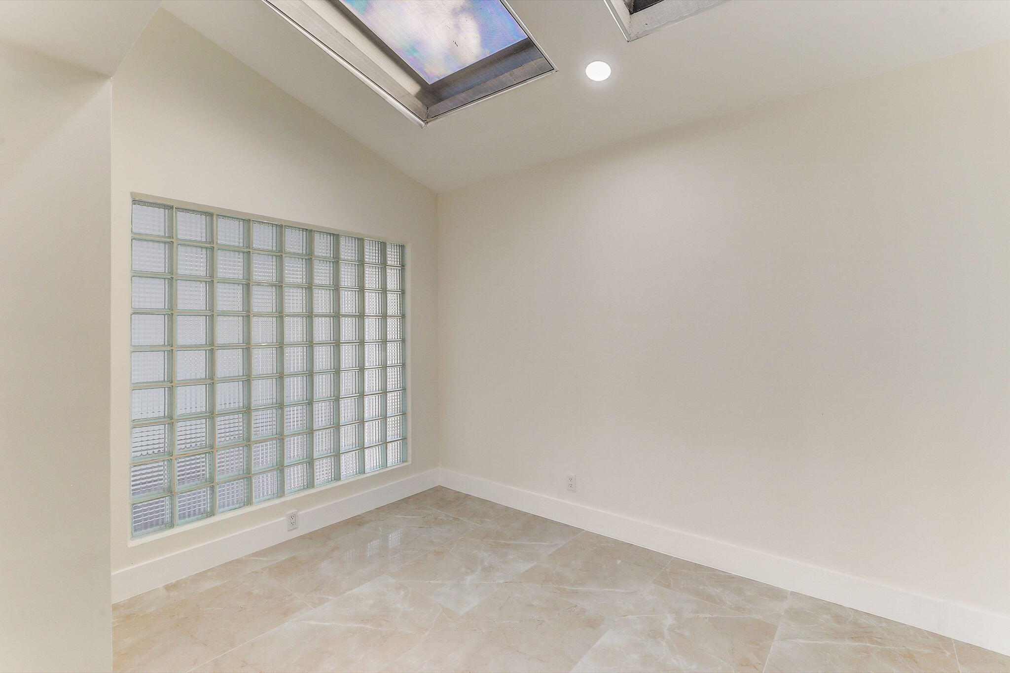 5591 NE 29th, Fort Lauderdale FL 33308