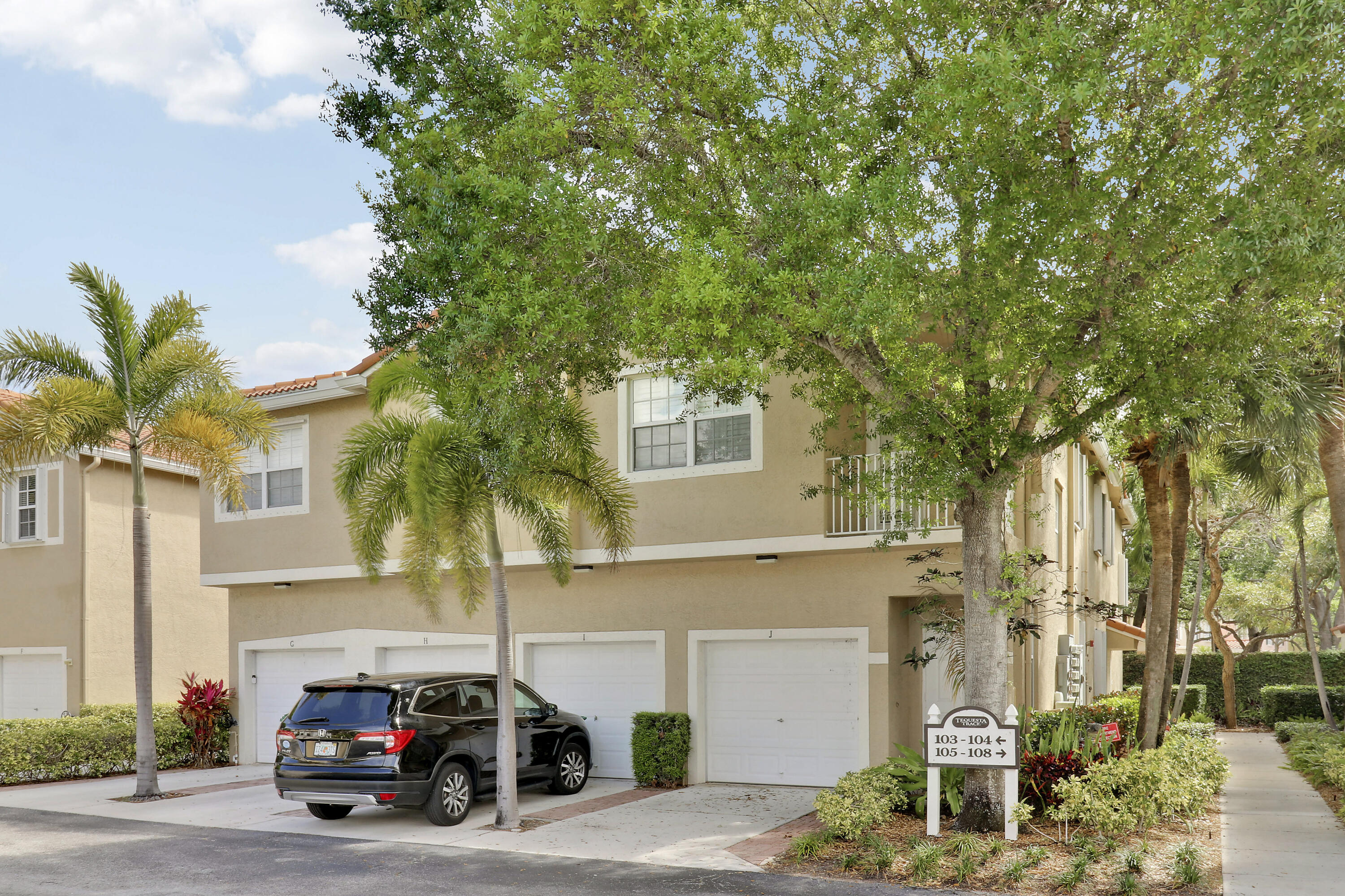 104 Lighthouse #H, Tequesta FL 33469