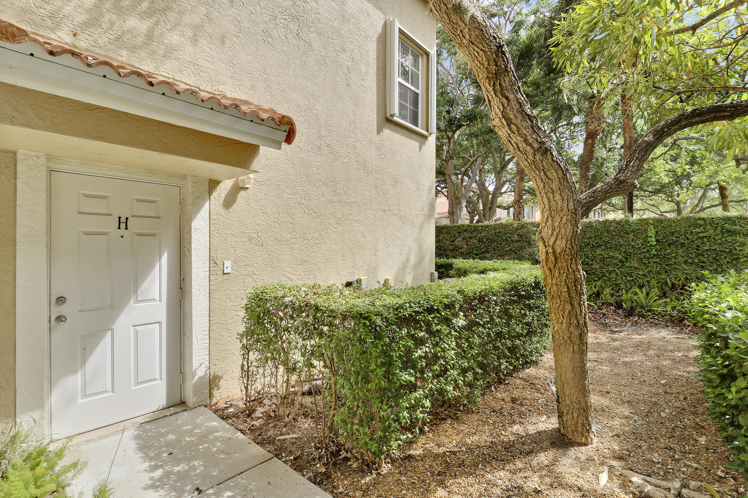 104 Lighthouse #H, Tequesta FL 33469