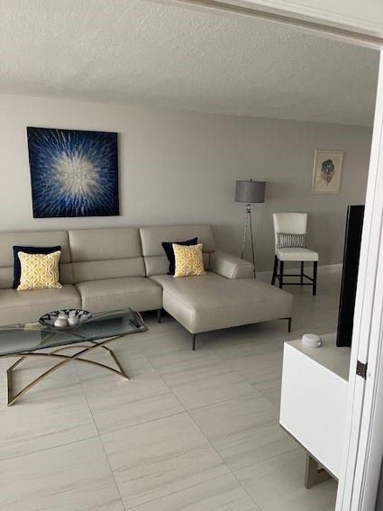 3100 NE 49th #702, Fort Lauderdale FL 33308
