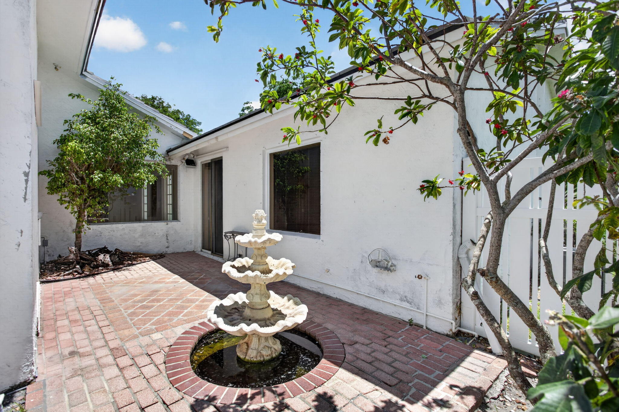 8725 Banyan, Tamarac FL 33321