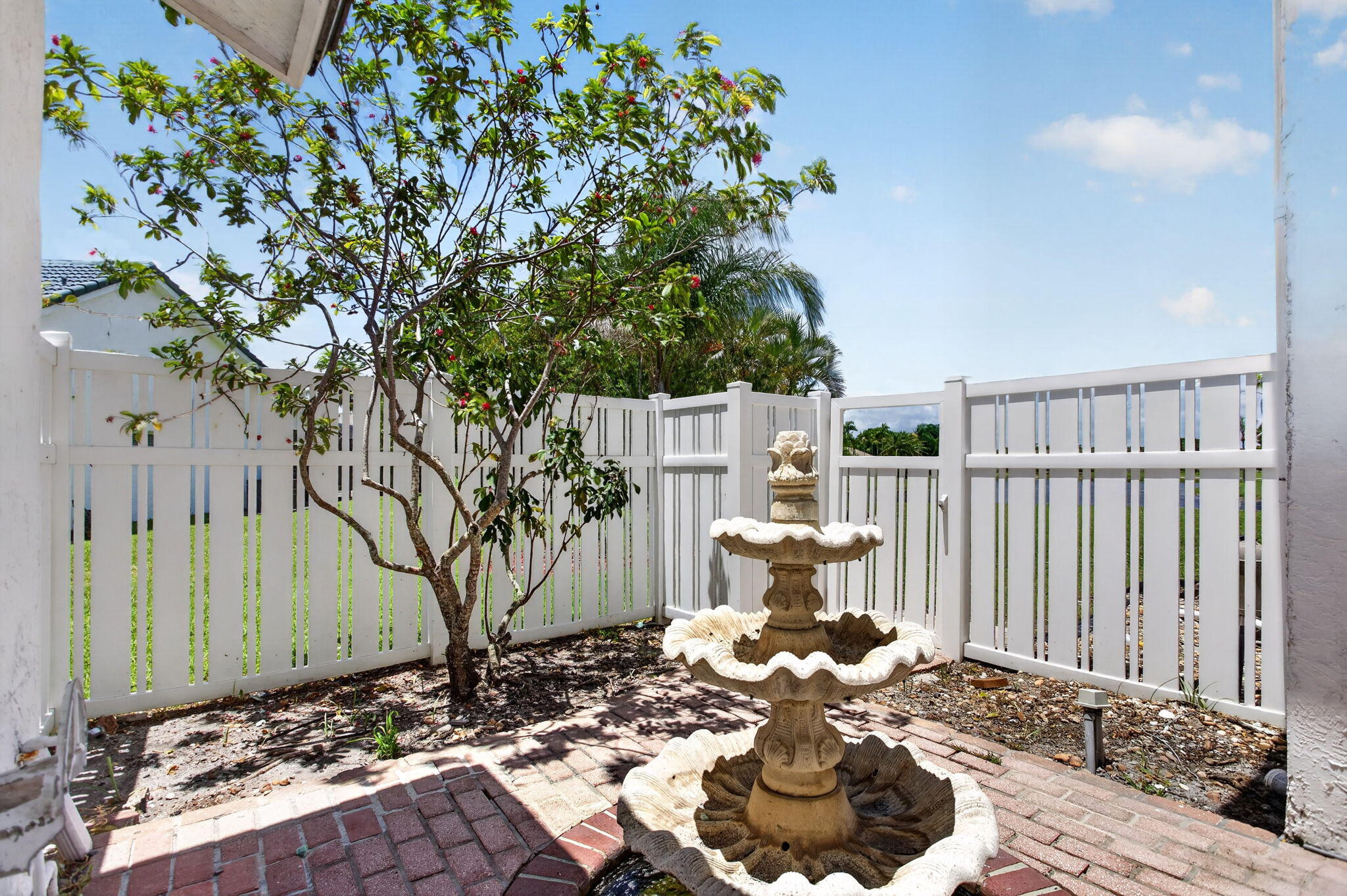 8725 Banyan, Tamarac FL 33321