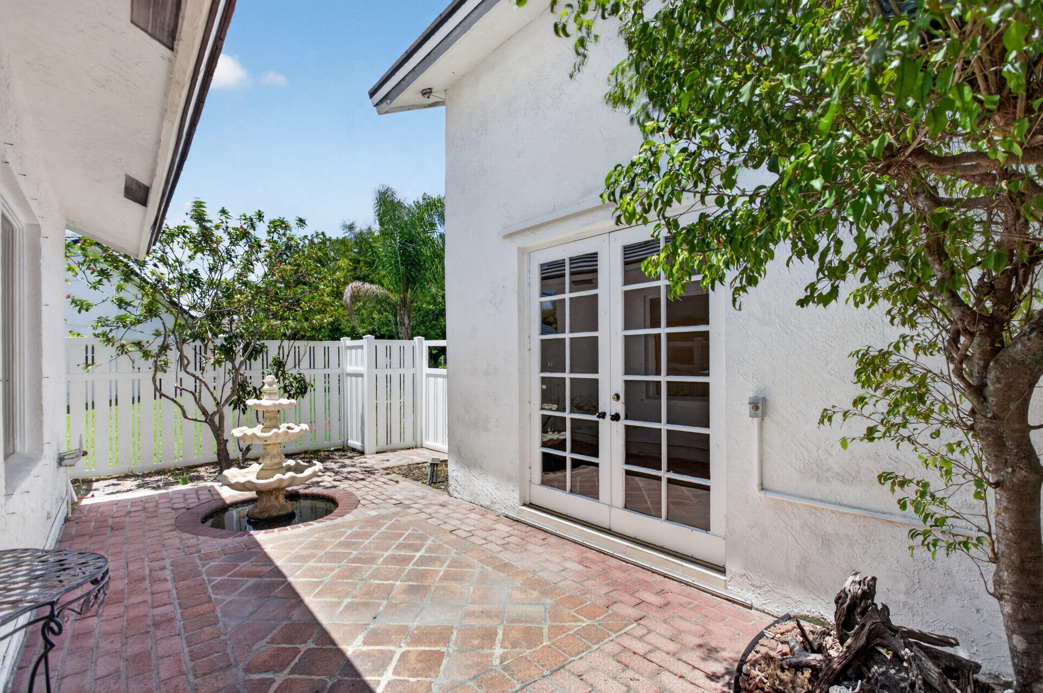 8725 Banyan, Tamarac FL 33321