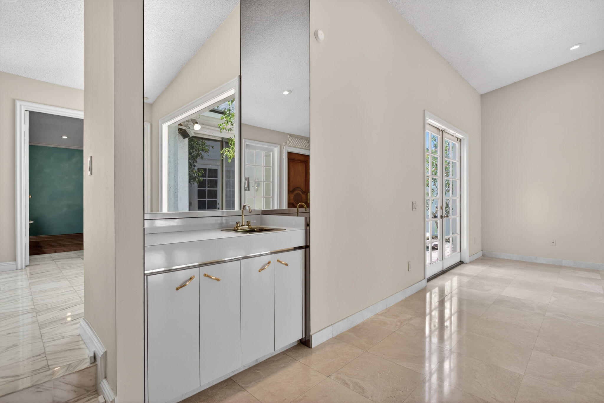 8725 Banyan, Tamarac FL 33321