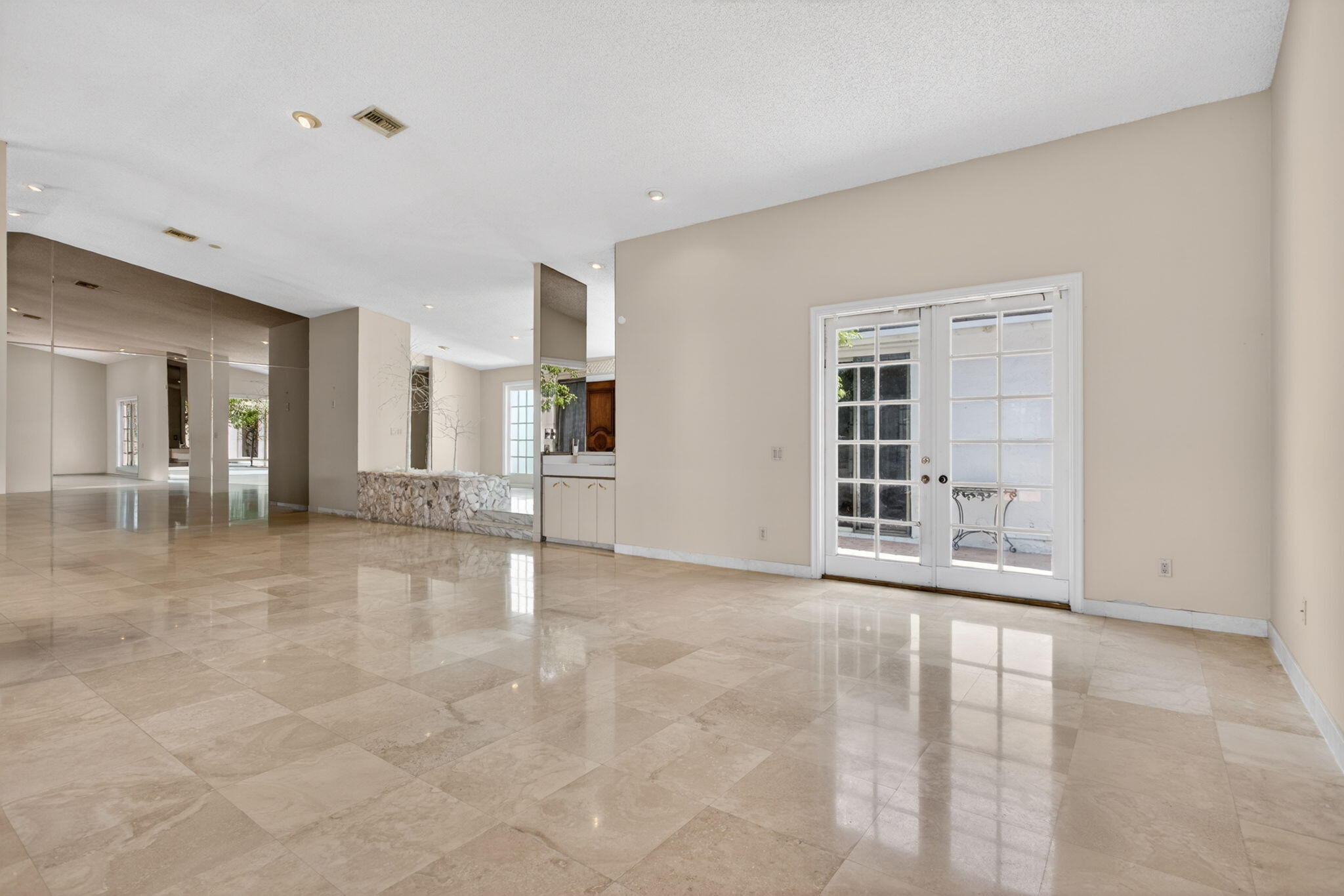 8725 Banyan, Tamarac FL 33321