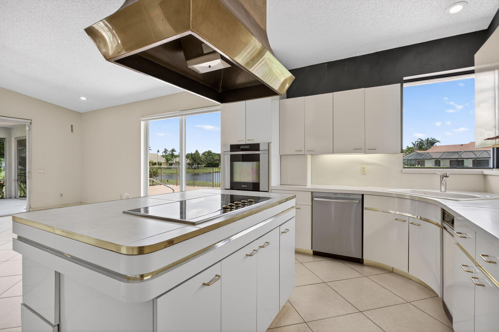 8725 Banyan, Tamarac FL 33321