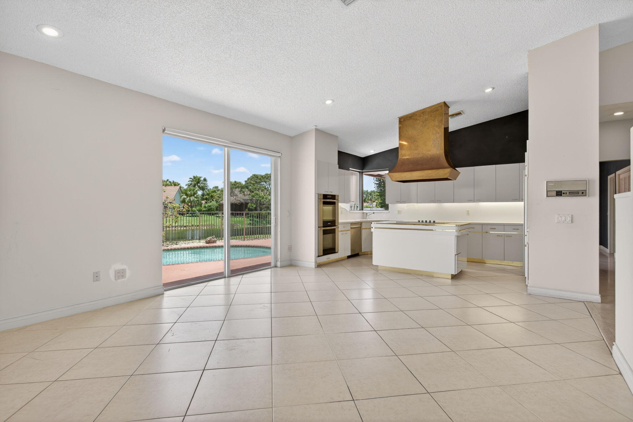 8725 Banyan, Tamarac FL 33321