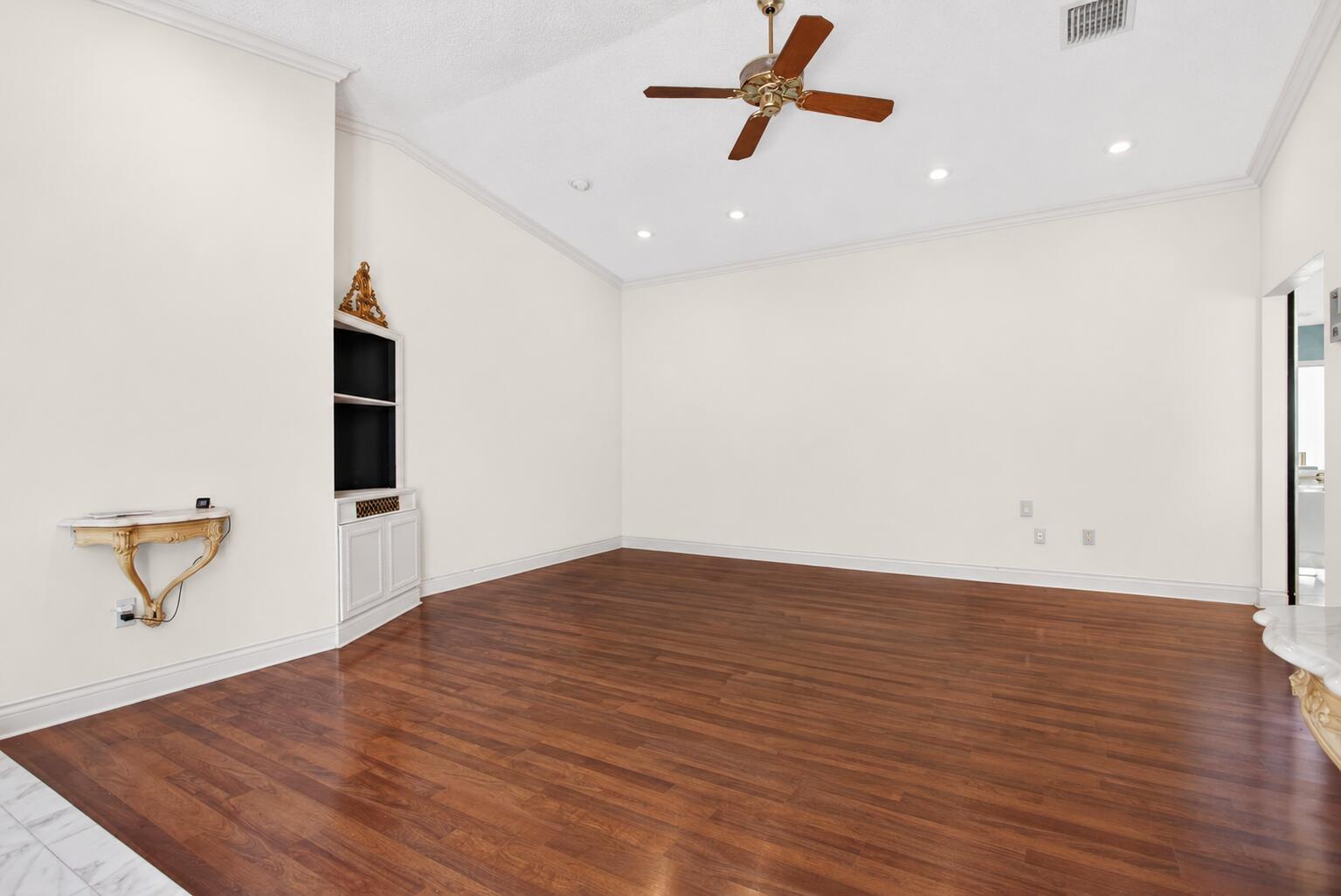 8725 Banyan, Tamarac FL 33321