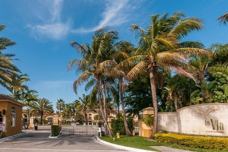 9615 NW 1st #10-202, Pembroke Pines FL 33024