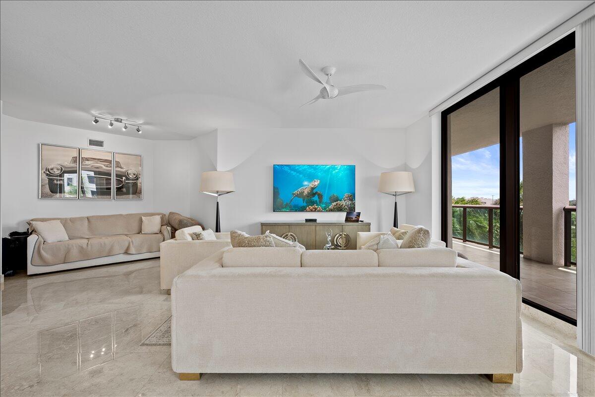 3610 Gardens #402a, Palm Beach Gardens FL 33410