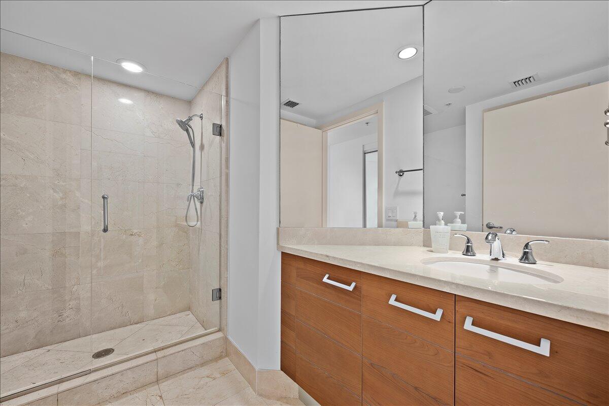 3610 Gardens #402a, Palm Beach Gardens FL 33410