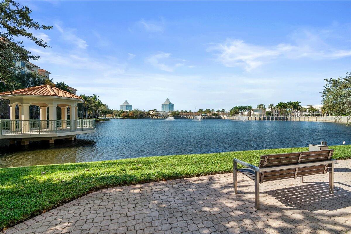 3610 Gardens #402a, Palm Beach Gardens FL 33410