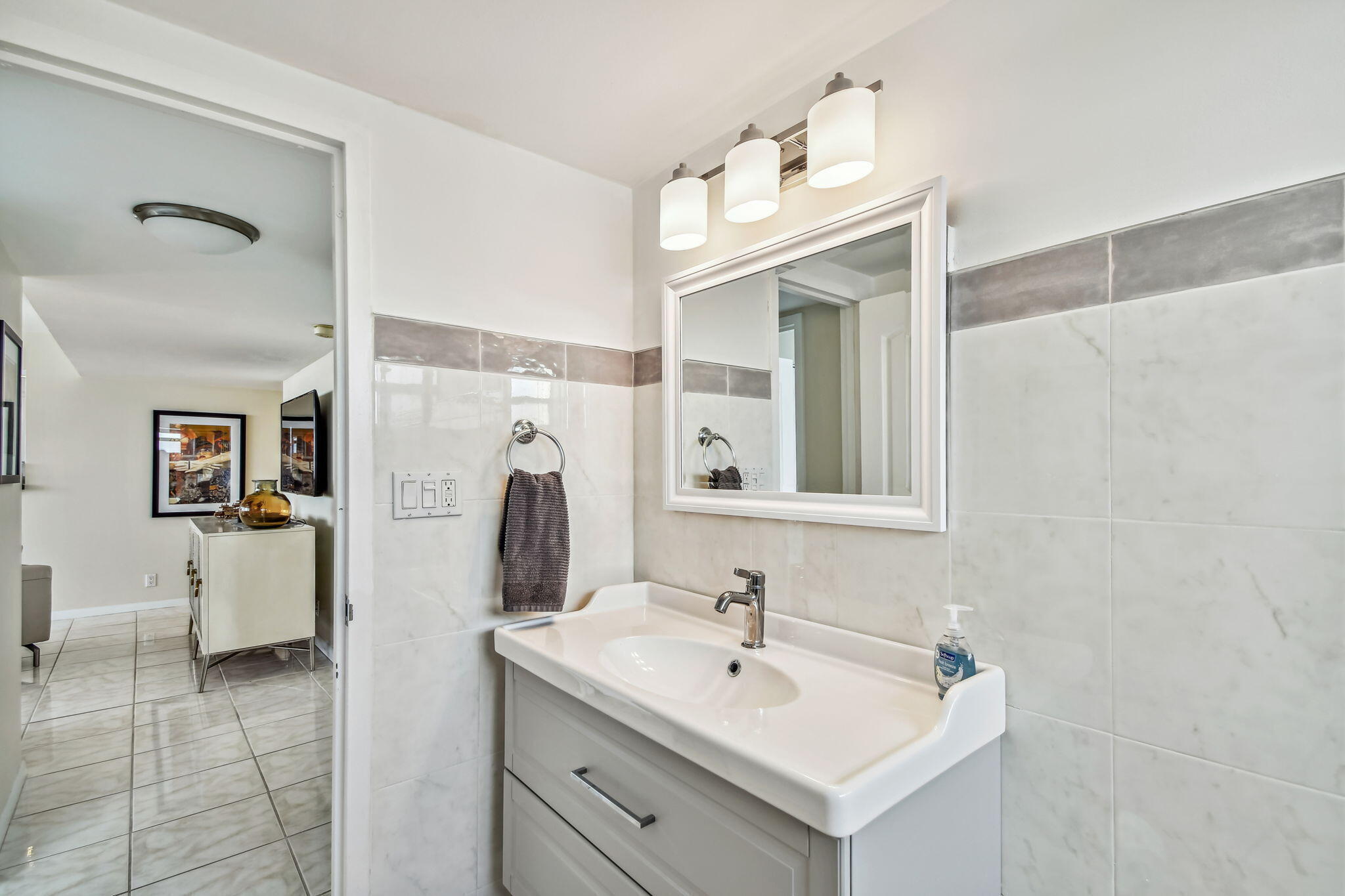 100 Golden Isles #708, Hallandale Beach FL 33009