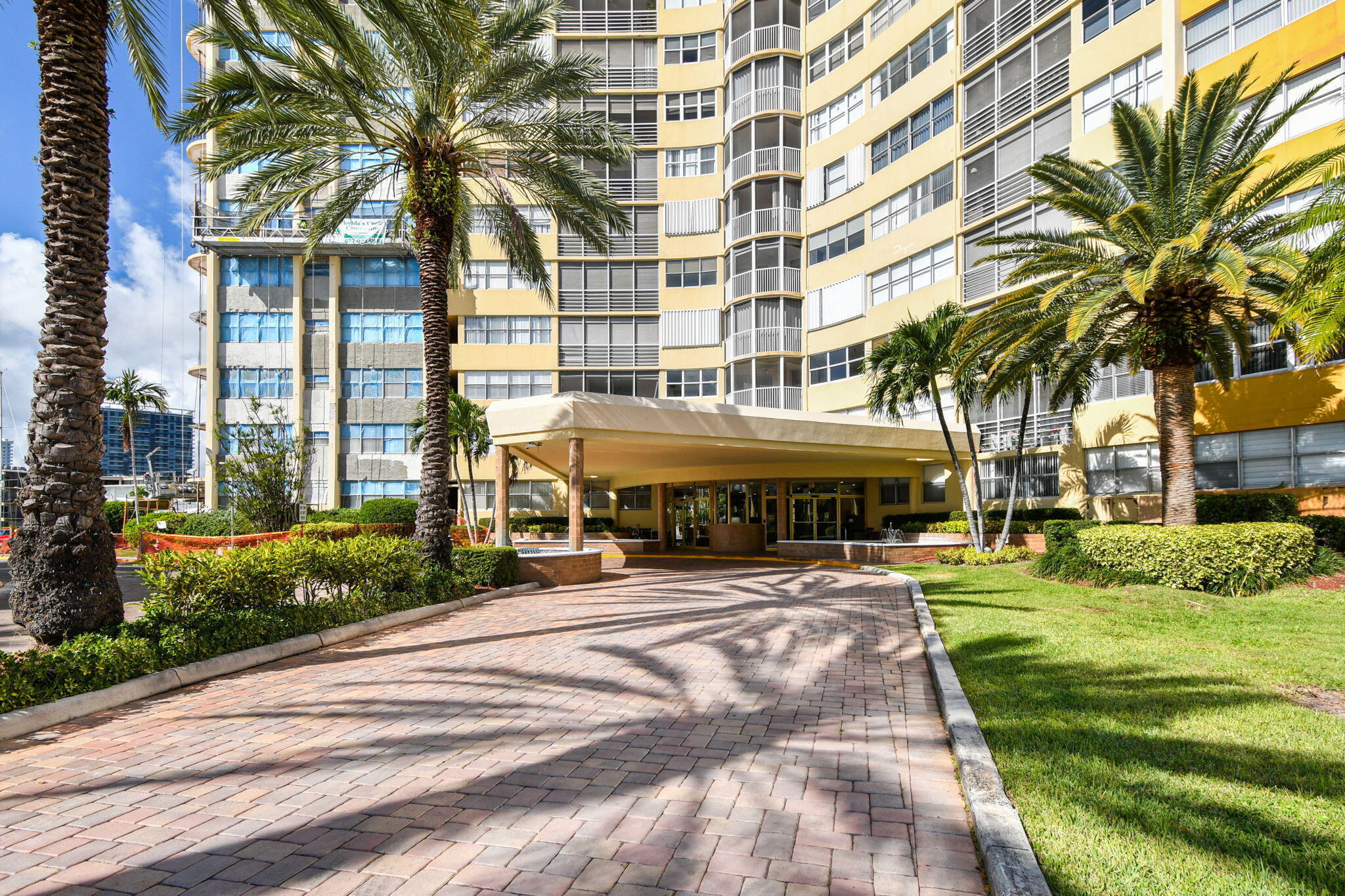 100 Golden Isles #708, Hallandale Beach FL 33009