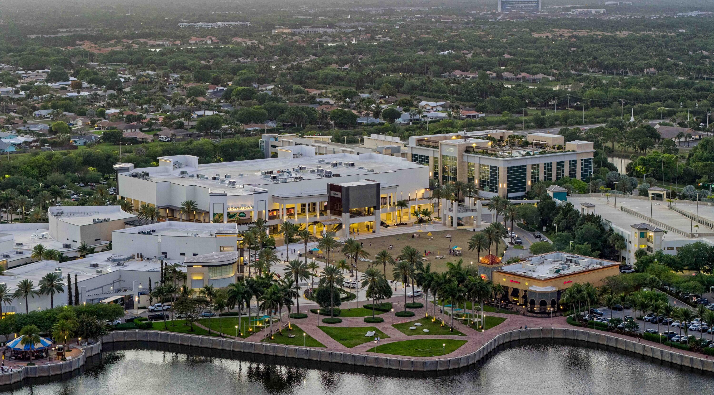 154 Santa Barbara, Palm Beach Gardens FL 33410