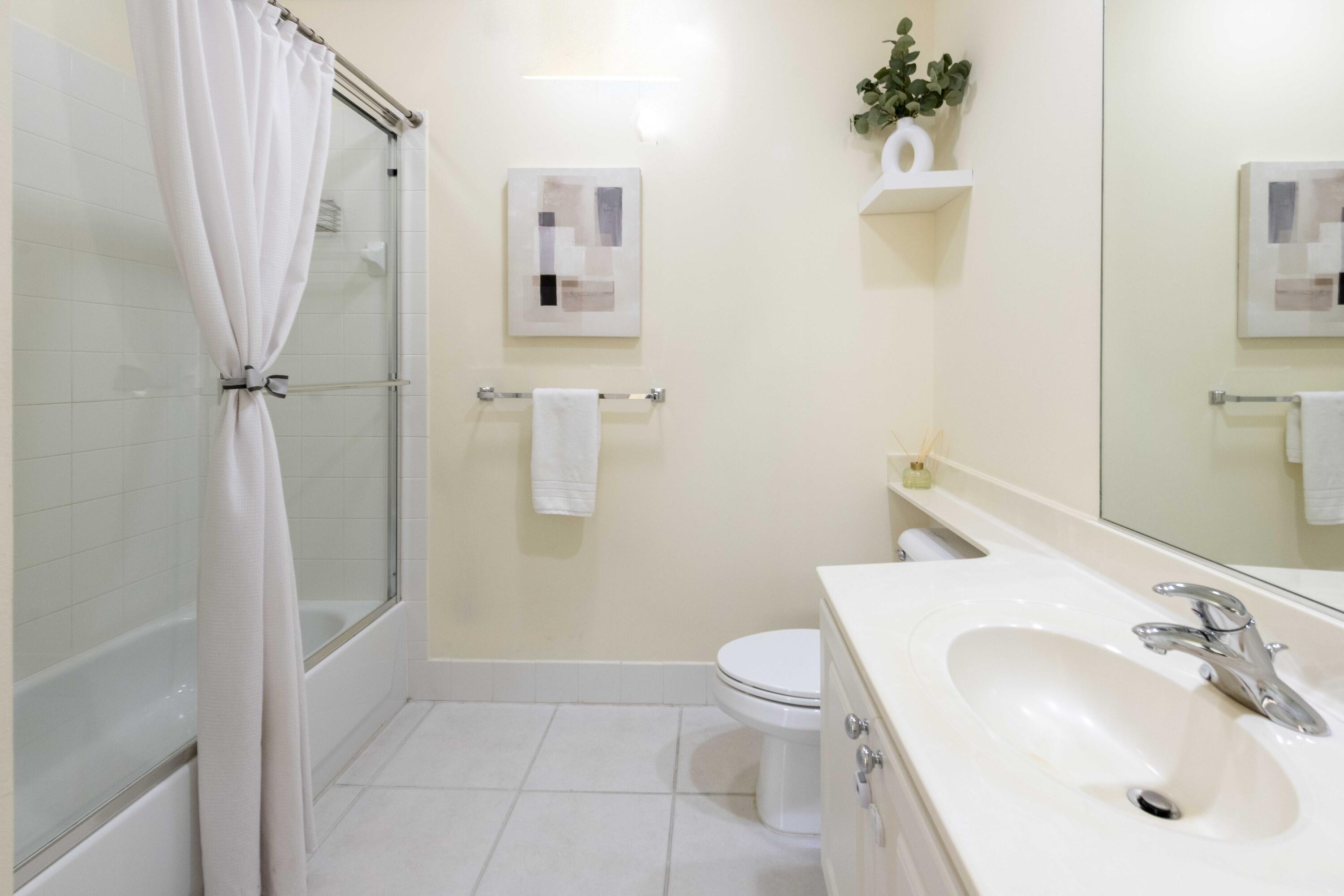154 Santa Barbara, Palm Beach Gardens FL 33410